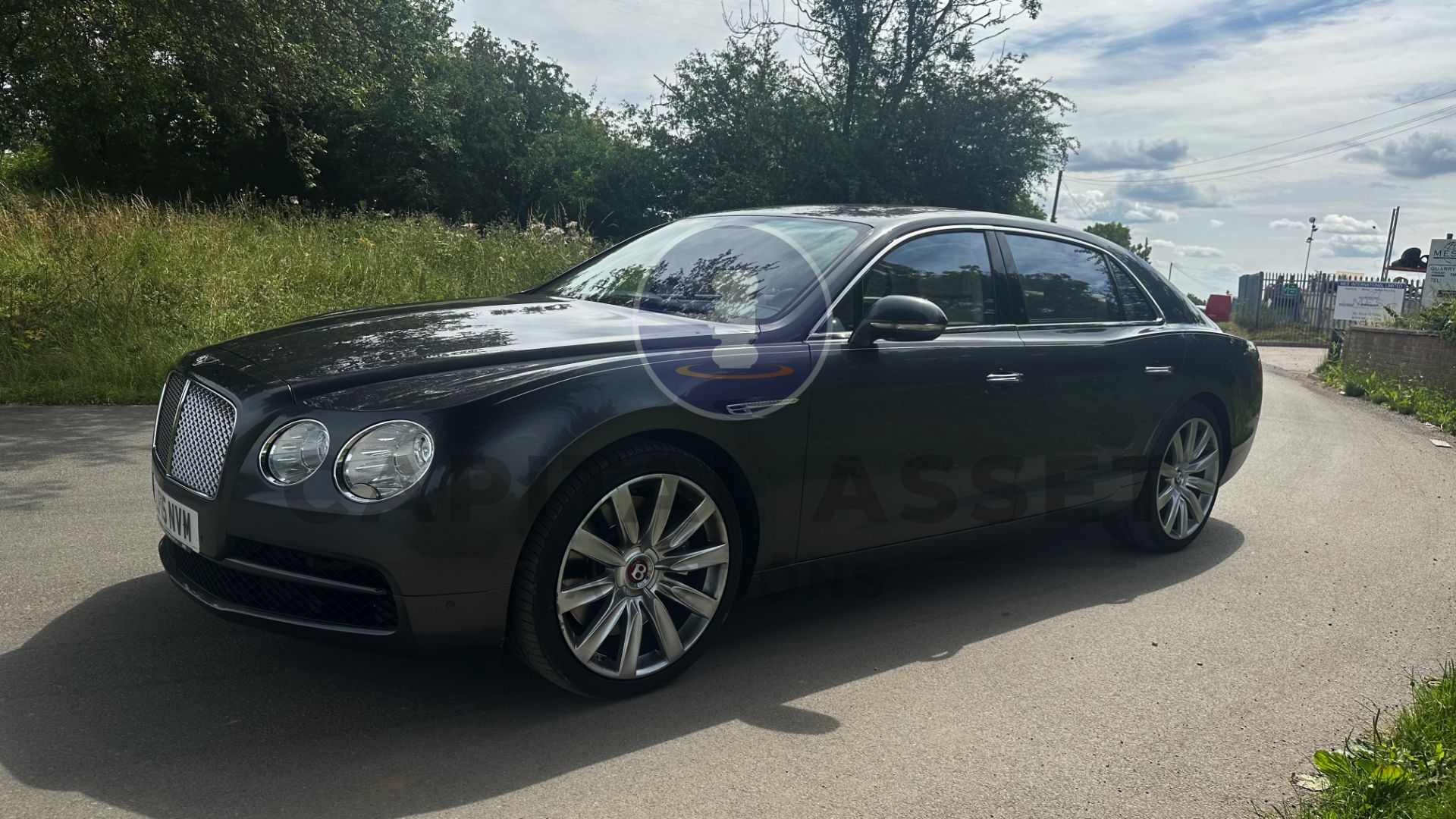 BENTLEY FLYING SPUR *LUXURY SALOON* (2015 FACELIFT MODEL) 4.0 V8 - 500 BHP - AUTO *ULTIMATE LUXURY* - Image 6 of 57