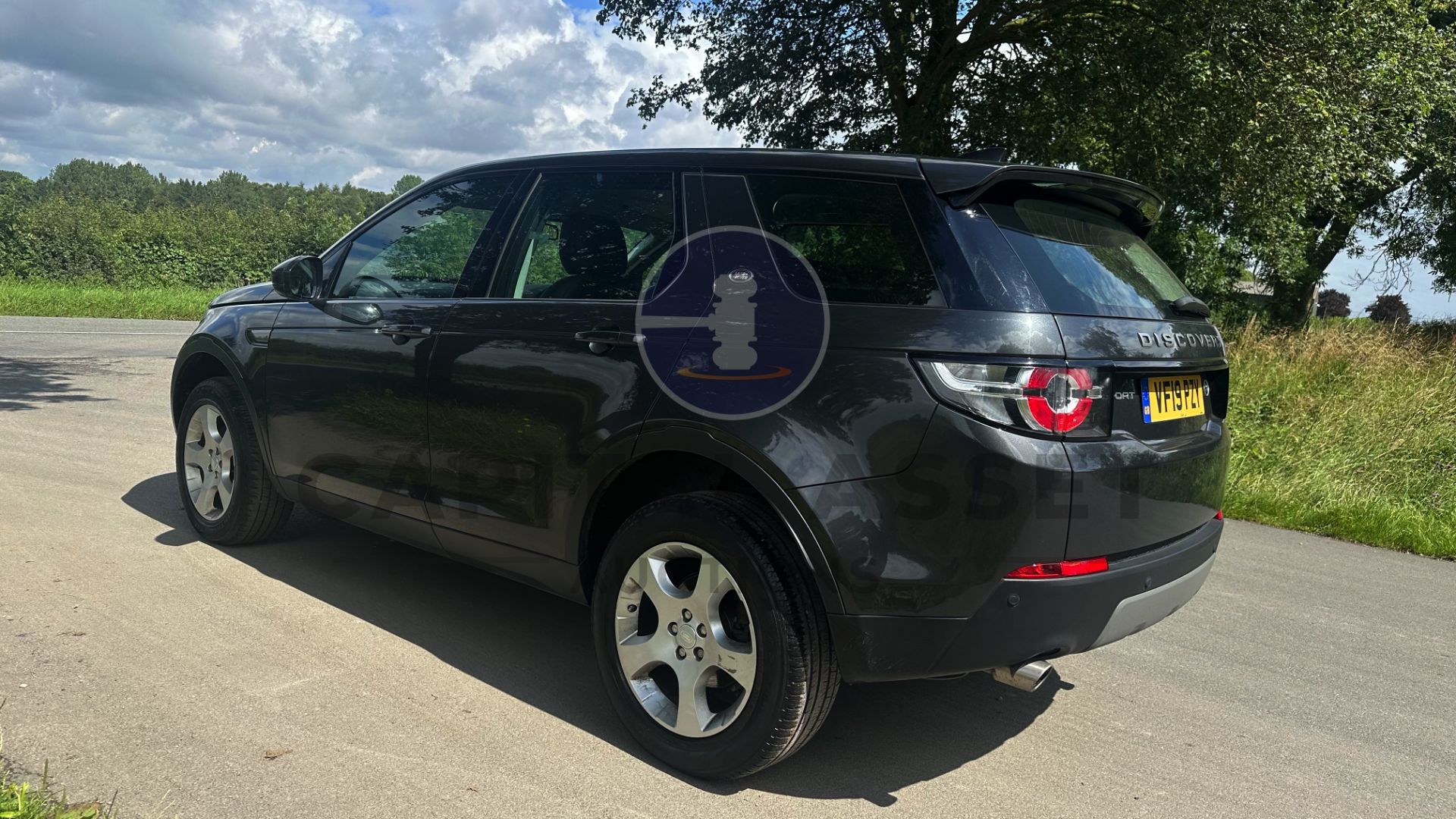 (On Sale) LAND ROVER DISCOVERY SPORT *SE* (2019 -EURO 6) 2.0 ED4 - STOP/START *ONLY 54,000 MILES* - Image 10 of 45