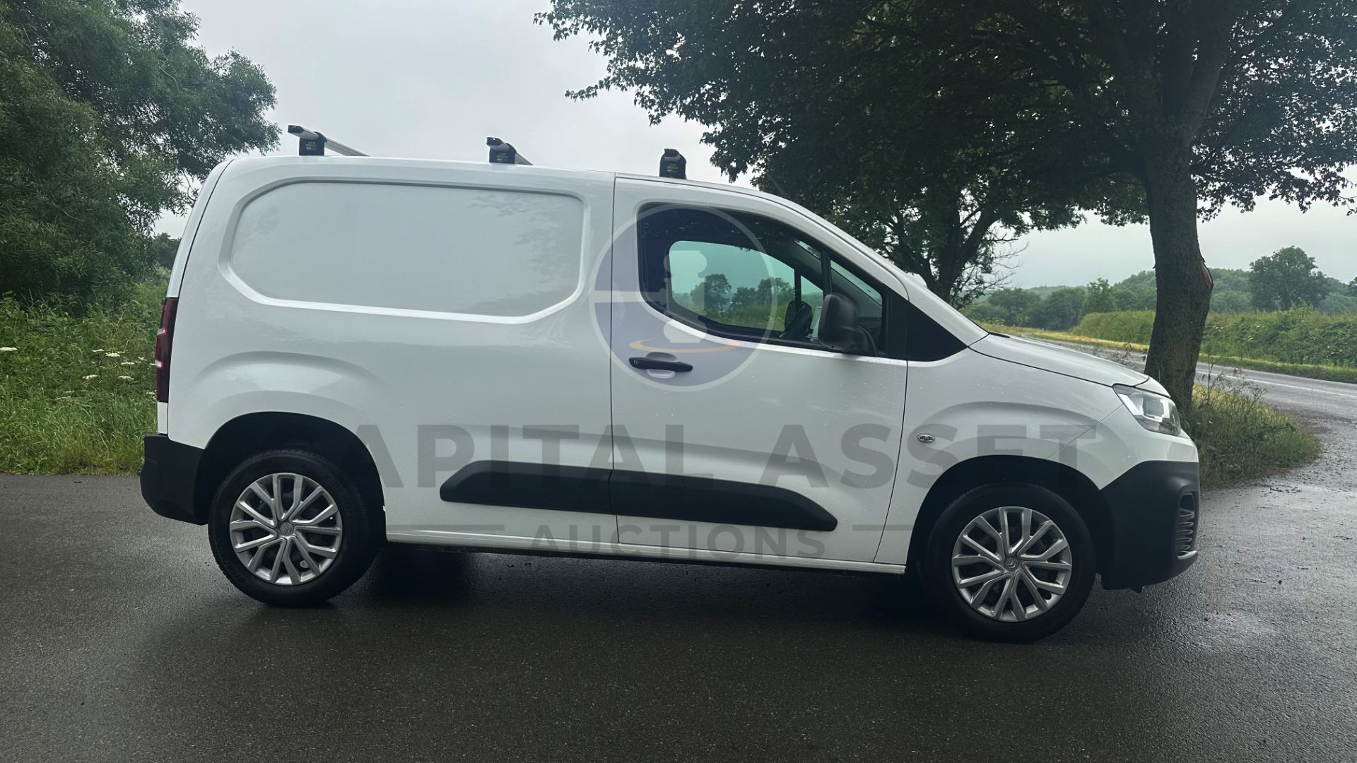 CITROEN BERLINGO *ENTERPRISE EDITION* LCV PANEL VAN (2020 - EURO 6) 1.5 BLUE HDI *SAT NAV & AIR CON* - Image 14 of 39