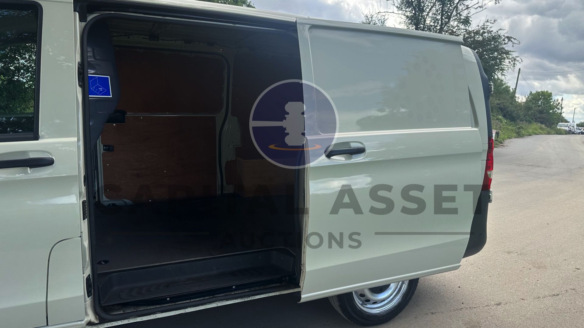 (ON SALE) MERCEDES-BENZ VITO 114 CDI *LWB - PANEL VAN* (2020) 7-G TRONIC AUTOMATIC (1 OWNER) *A/C* - Image 23 of 43