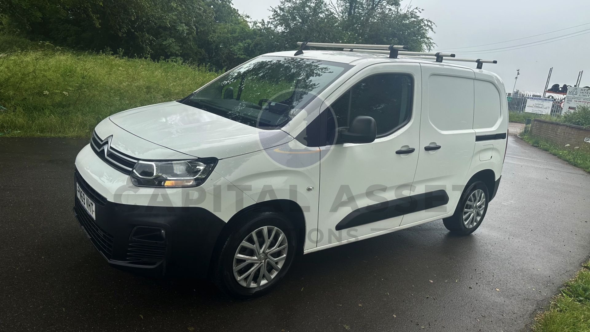 CITROEN BERLINGO *ENTERPRISE EDITION* LCV PANEL VAN (2020 - EURO 6) 1.5 BLUE HDI *SAT NAV & AIR CON* - Image 6 of 39