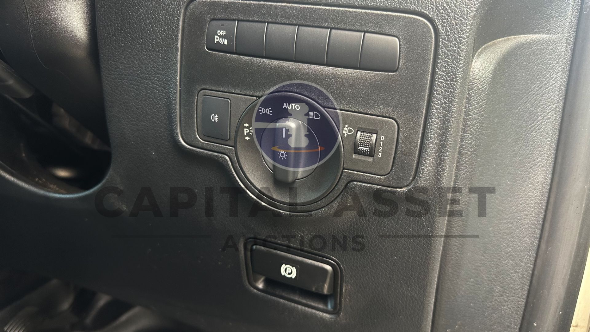 (ON SALE) MERCEDES-BENZ VITO 114 CDI *LWB - PANEL VAN* (2020) 7-G TRONIC AUTOMATIC (1 OWNER) *A/C* - Image 27 of 43
