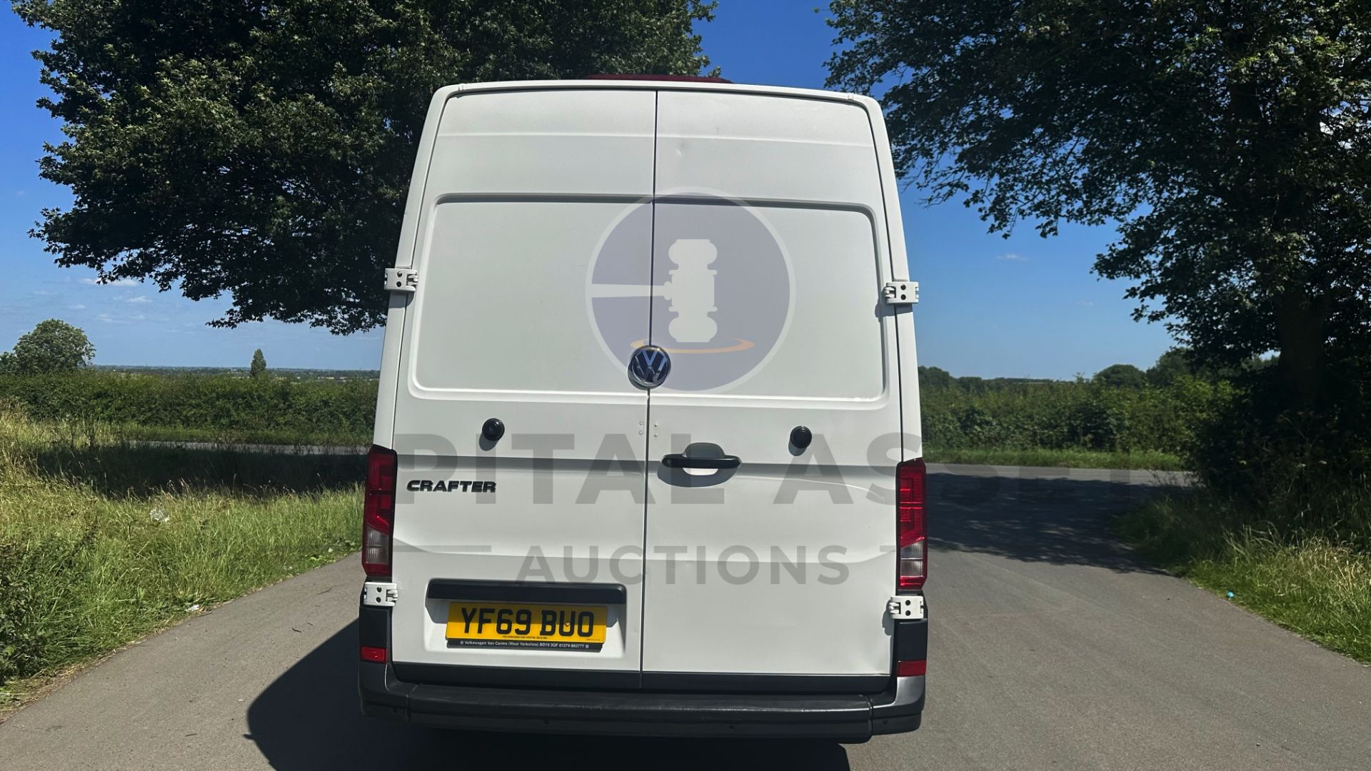 (On Sale) VOLKSWAGEN CRAFTER CR35 *TRENDLINE* LWB HI-ROOF (2020 - EURO 6) 2.0 TDI 'BLUEMOTION' *A/C* - Image 11 of 40