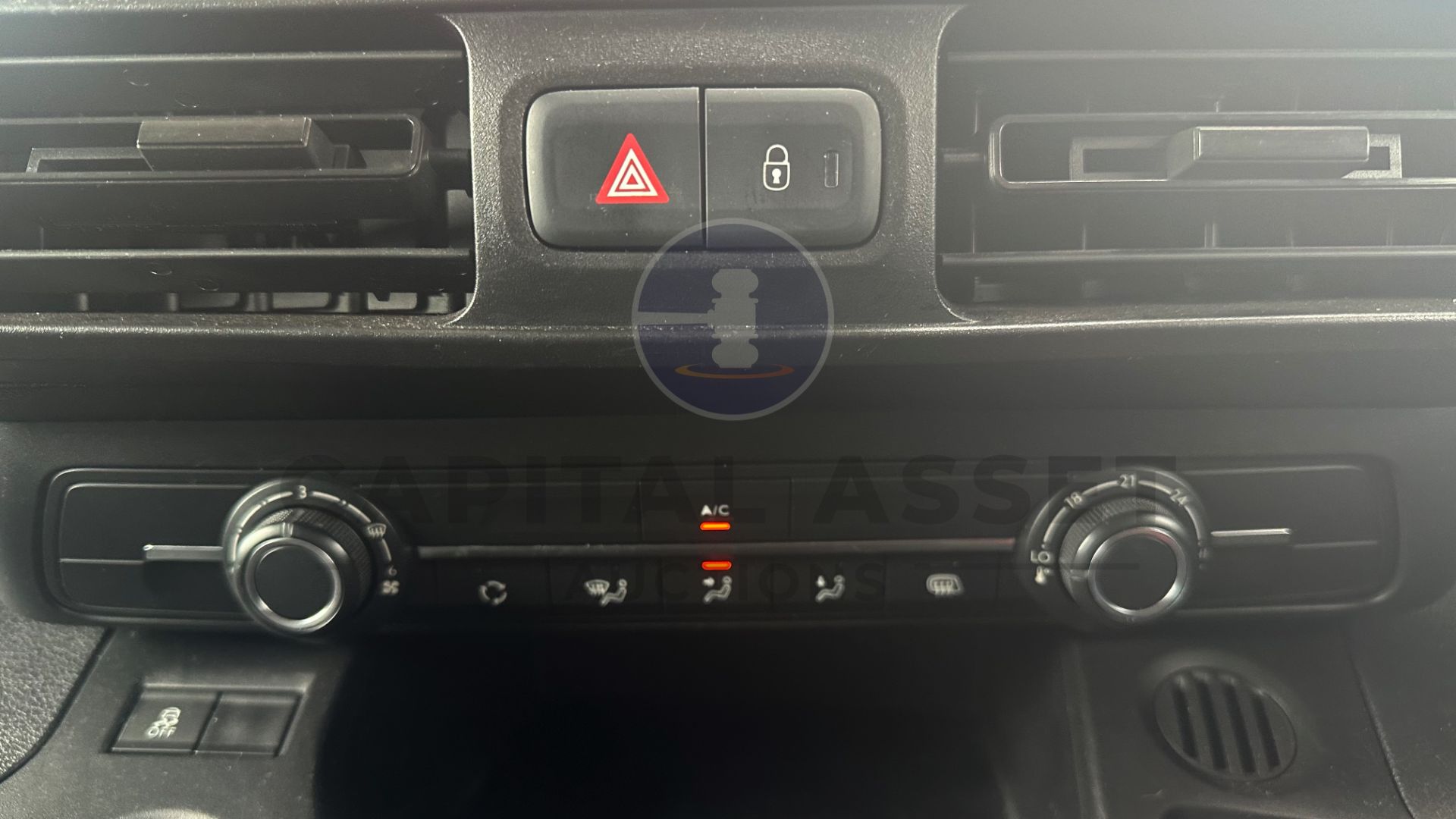 CITROEN BERLINGO *ENTERPRISE EDITION* LCV PANEL VAN (2020 - EURO 6) 1.5 BLUE HDI *SAT NAV & AIR CON* - Image 34 of 39