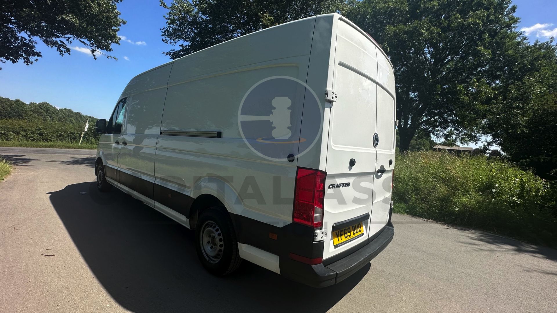 (On Sale) VOLKSWAGEN CRAFTER CR35 *TRENDLINE* LWB HI-ROOF (2020 - EURO 6) 2.0 TDI 'BLUEMOTION' *A/C* - Image 10 of 40