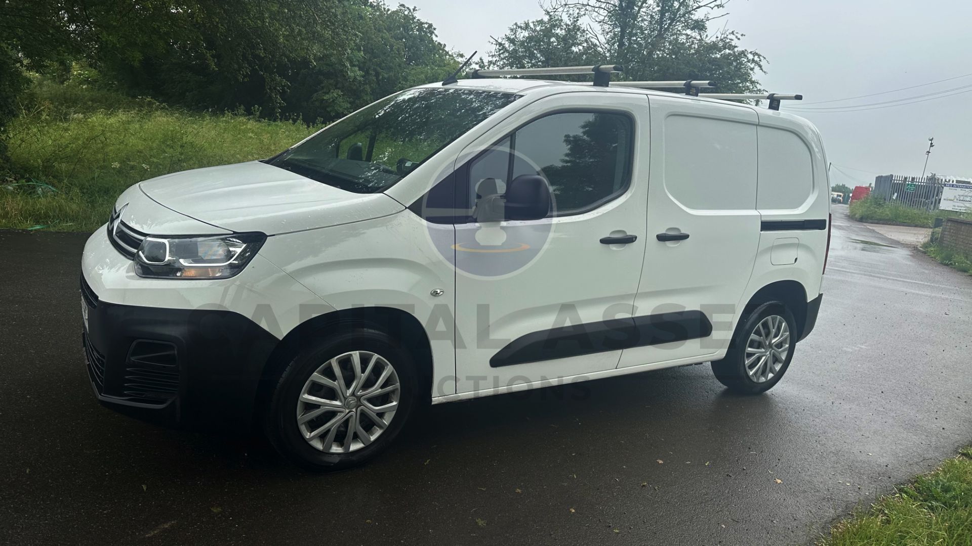 CITROEN BERLINGO *ENTERPRISE EDITION* LCV PANEL VAN (2020 - EURO 6) 1.5 BLUE HDI *SAT NAV & AIR CON* - Image 7 of 39