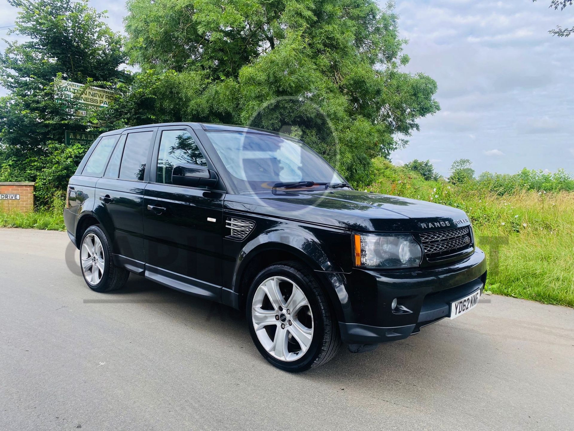 (On Sale) RANGE ROVER SPORT 3.0 SDV6 "HSE BLACK" COMMAND SHIFT (62 REG) SAT NAV & LEATHER (NO VAT)