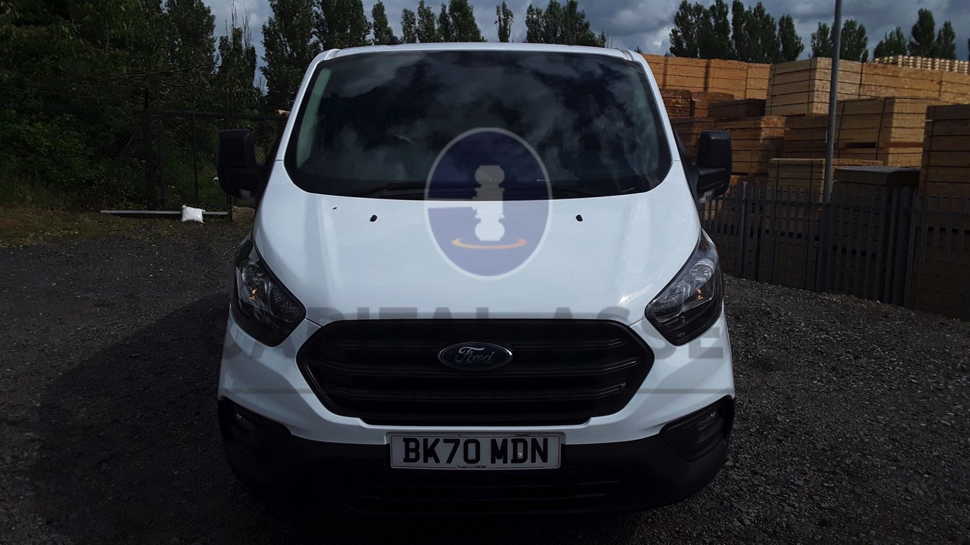 FORD TRANSIT CUSTOM "LEADER 300" 1 OWNER FSH (2021 MODEL) EURO 6 (AIR CON) PARKING SENSORS - Image 2 of 10