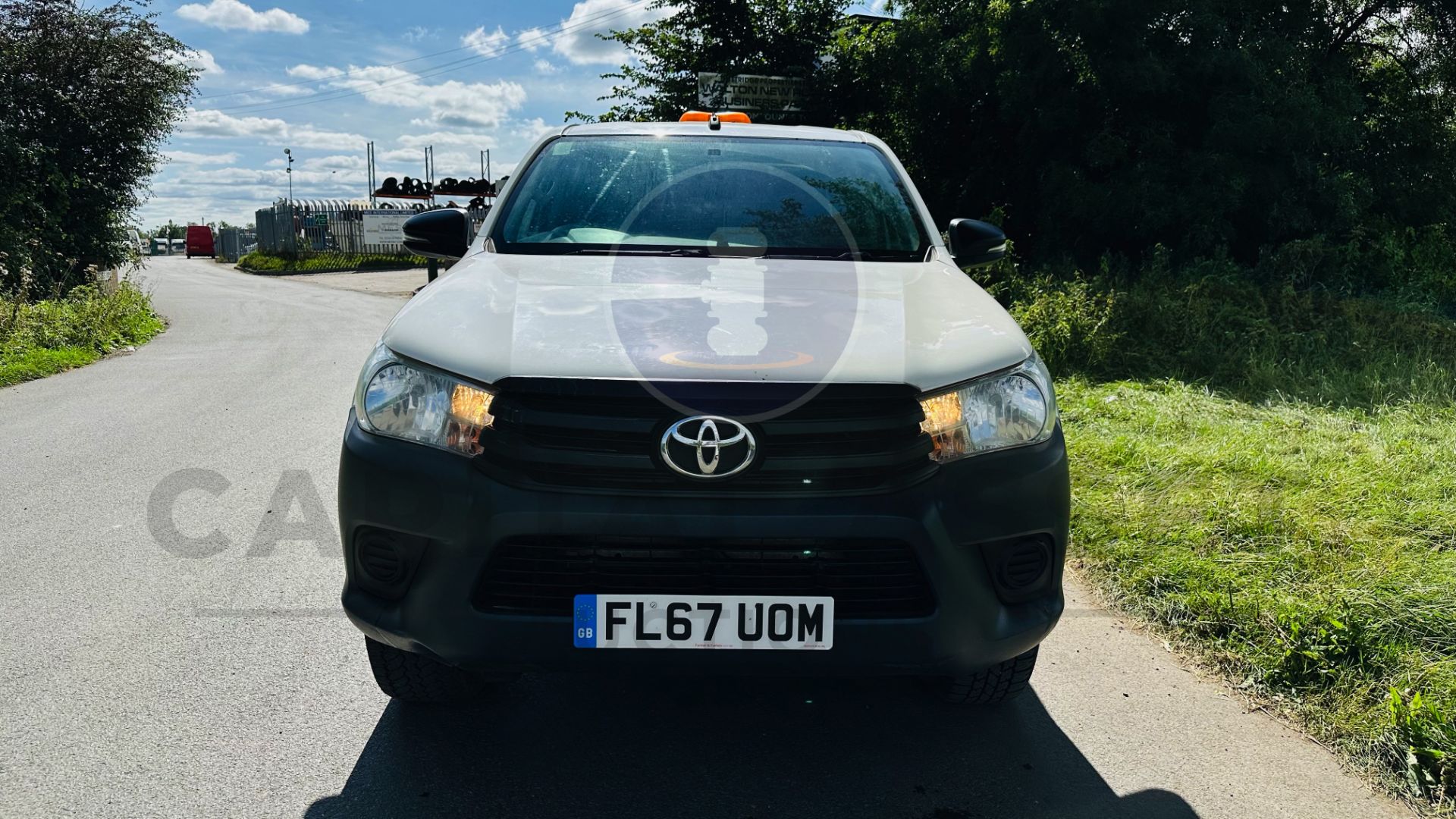 (ON SALE) TOYOTA HILUX *DOUBLE CAB PICK-UP* (2018 - EURO 6) 2.4 D-4D - AUTO STOP/START *AIR CON* - Image 4 of 41