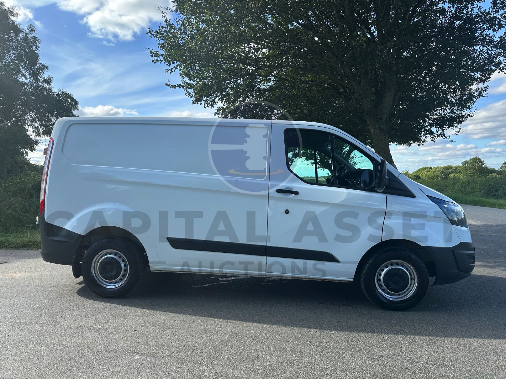 (On Sale) FORD TRANSIT CUSTOM *SWB - PANEL VAN* (2018 - EURO 6) 2.0 TDCI - 6 SPEED *U-LEZ* (1 OWNER) - Image 10 of 39