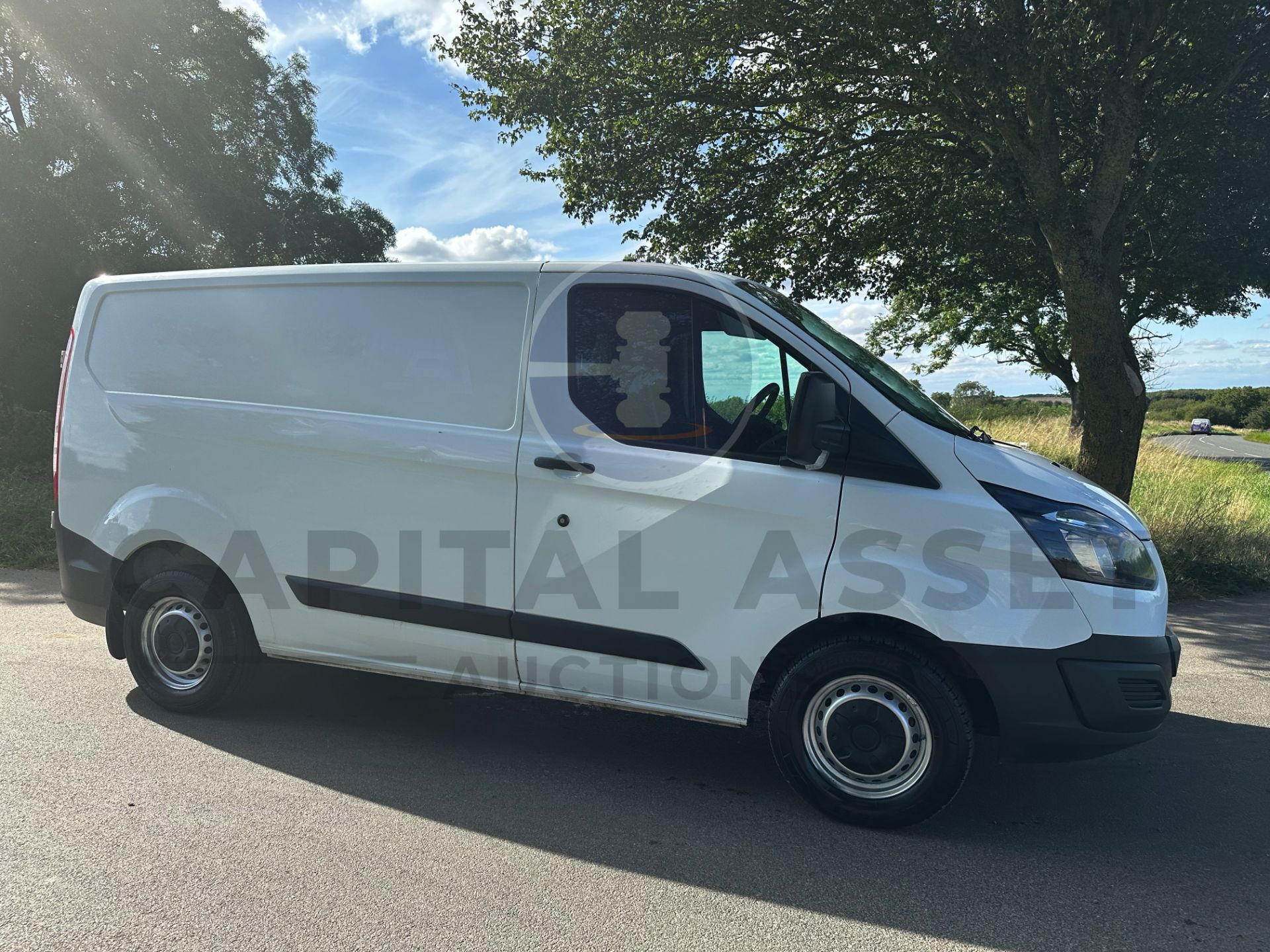 (On Sale) FORD TRANSIT CUSTOM *SWB - PANEL VAN* (2018 - EURO 6) 2.0 TDCI - 6 SPEED *U-LEZ* (1 OWNER) - Image 11 of 39