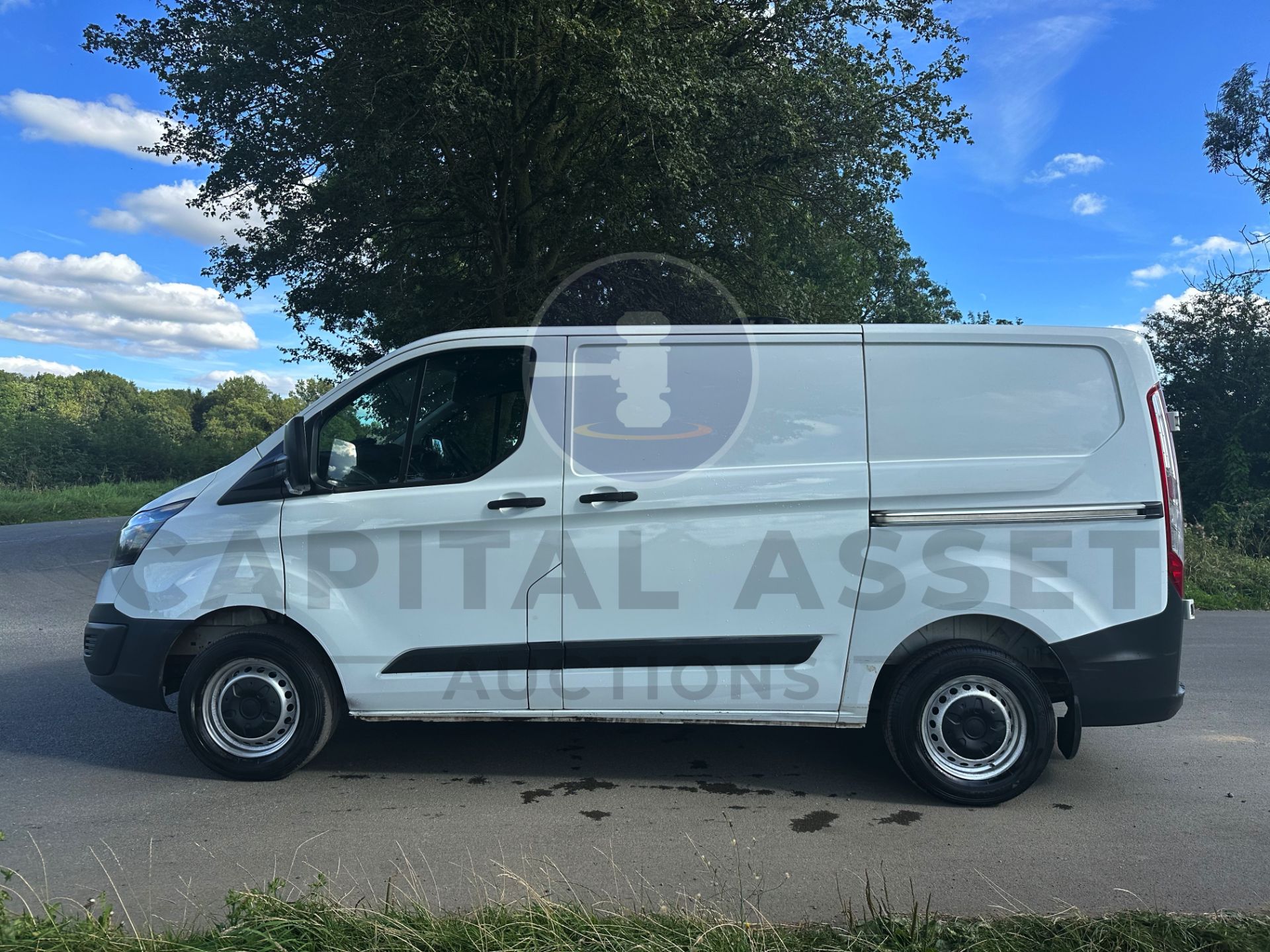 (On Sale) FORD TRANSIT CUSTOM *SWB - PANEL VAN* (2018 - EURO 6) 2.0 TDCI - 6 SPEED *U-LEZ* (1 OWNER) - Image 4 of 39