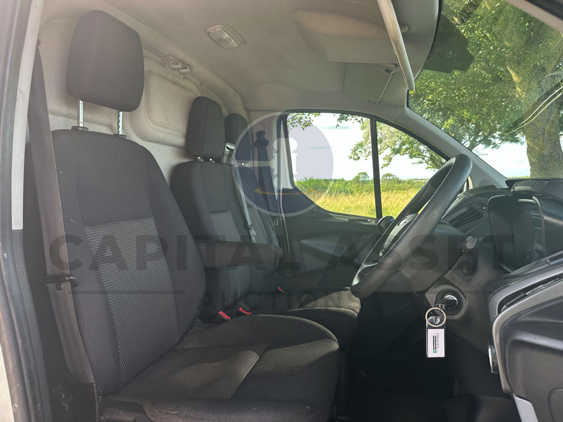 (On Sale) FORD TRANSIT CUSTOM *SWB - PANEL VAN* (2018 - EURO 6) 2.0 TDCI - 6 SPEED *U-LEZ* (1 OWNER) - Image 28 of 39