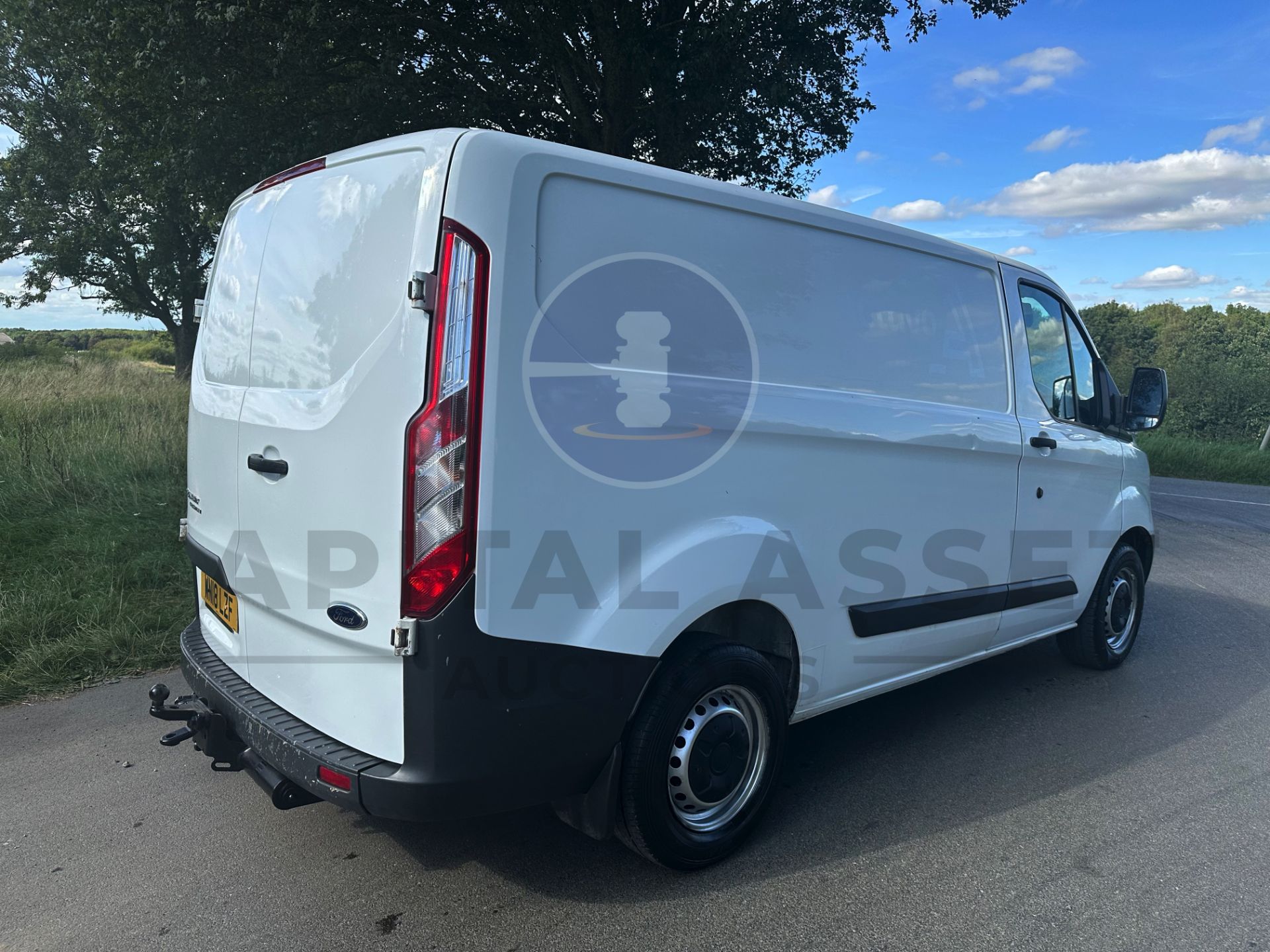 (On Sale) FORD TRANSIT CUSTOM *SWB - PANEL VAN* (2018 - EURO 6) 2.0 TDCI - 6 SPEED *U-LEZ* (1 OWNER) - Image 8 of 39