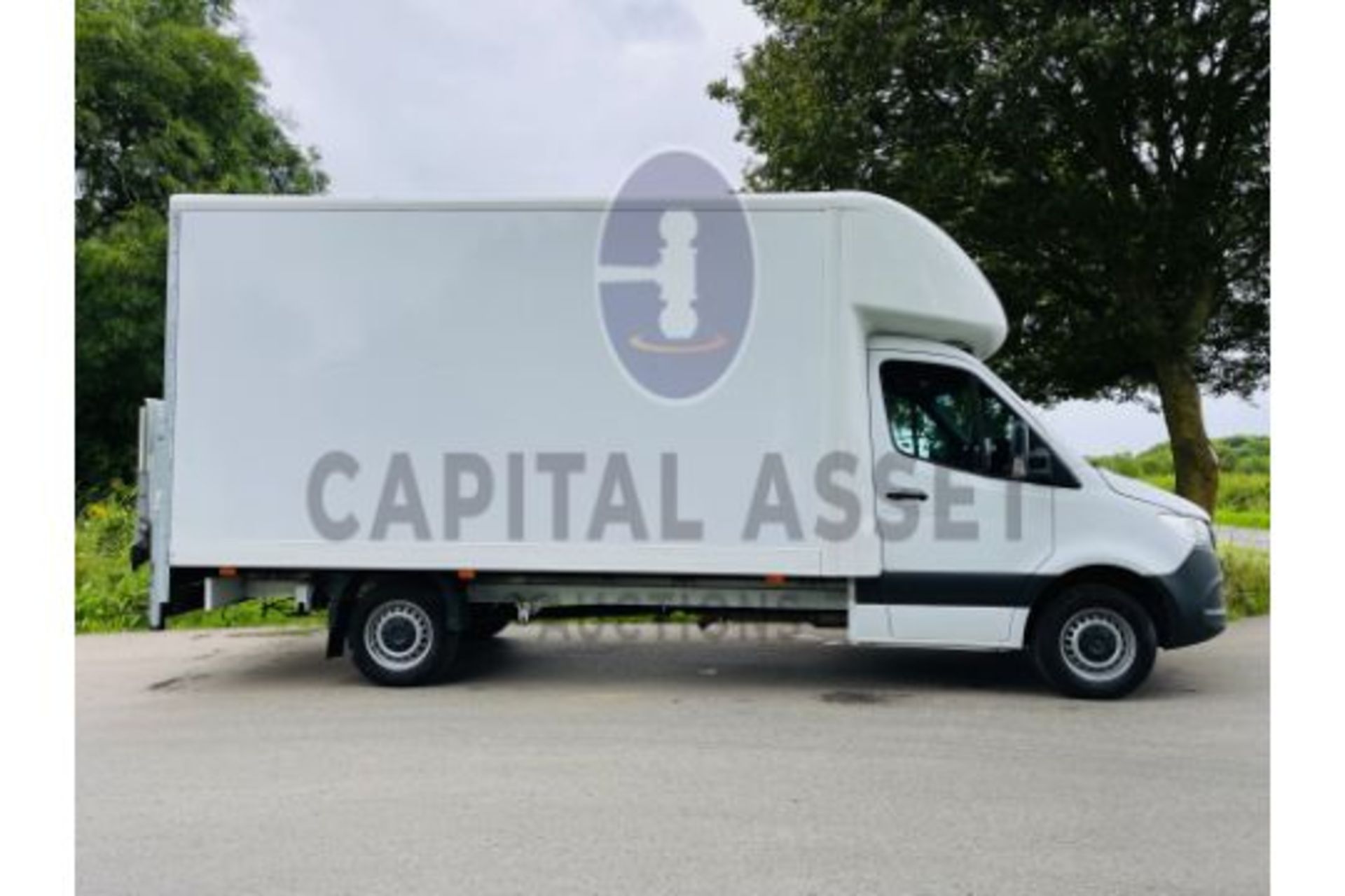 MERCEDES SPRINTER 314CDI "PROGRESSIVE" LWB LUTON BOX VAN WITH ELECTRIC TAIL LIFT - 21 REG - 1 OWNER