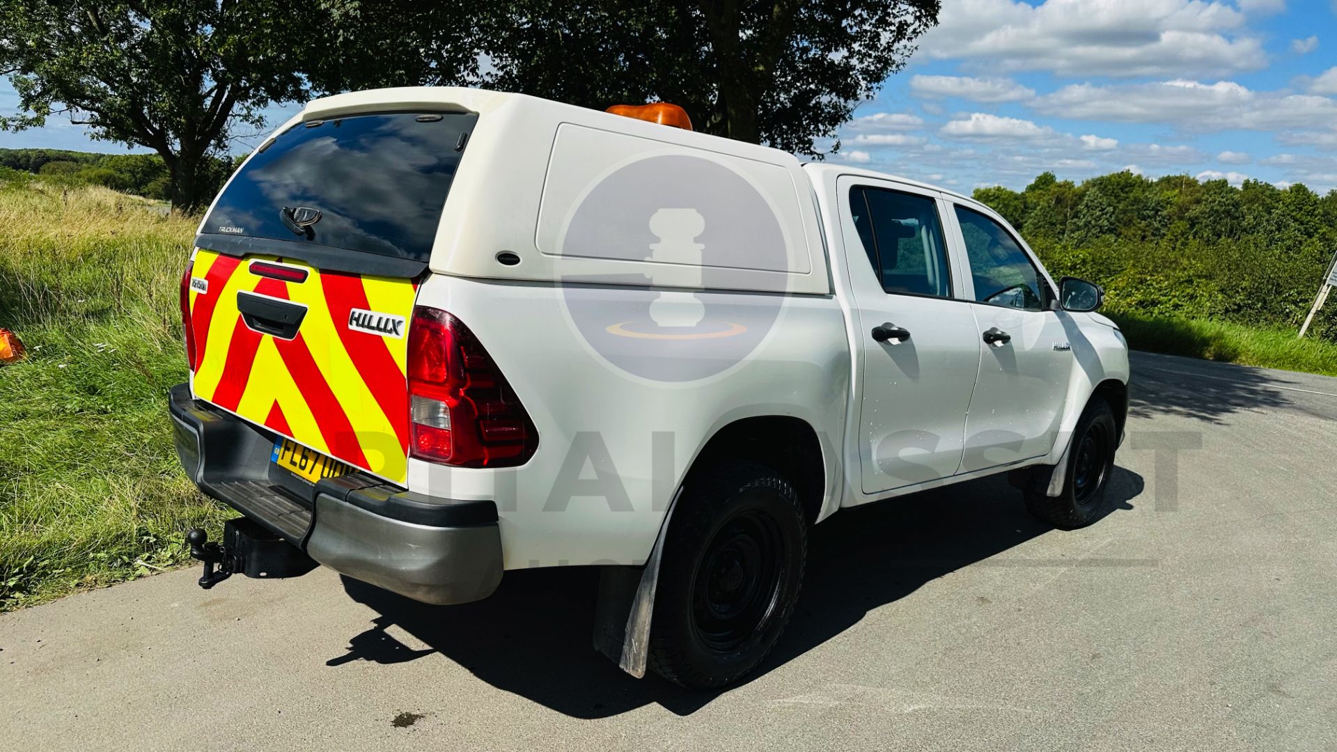 (ON SALE) TOYOTA HILUX *DOUBLE CAB PICK-UP* (2018 - EURO 6) 2.4 D-4D - AUTO STOP/START *AIR CON* - Image 12 of 41