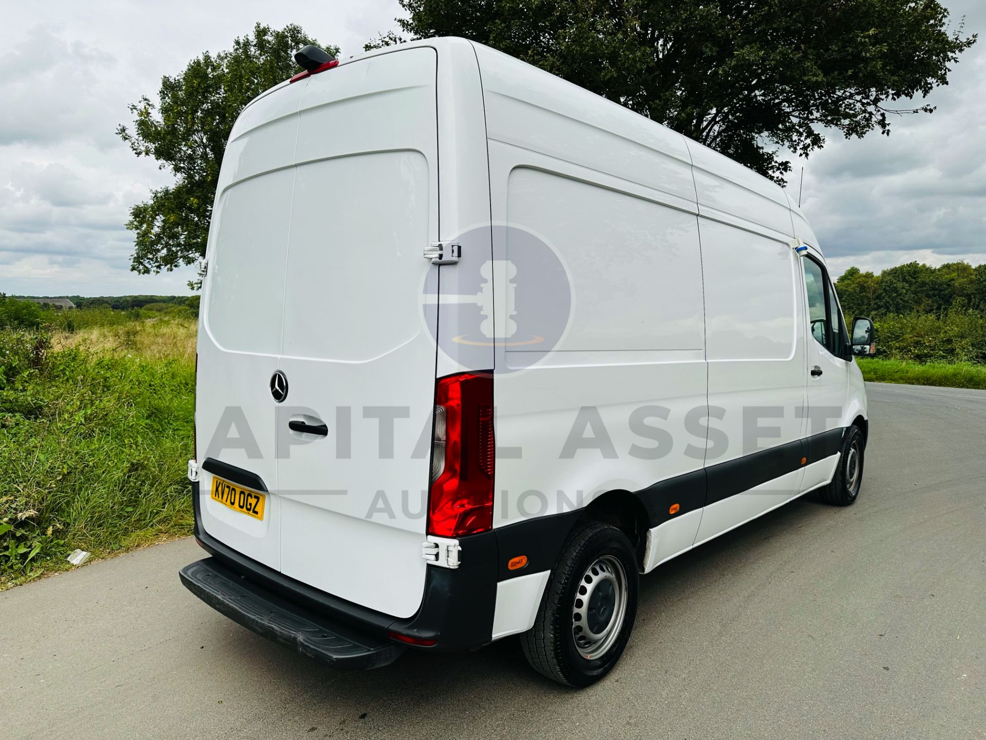 (ON SALE) MERCEDES SPRINTER 314CDI "AUTO" FRIDGE / FREEZER WITH STANDBY(2021 MODEL) -ONLY 79K MILES - Image 11 of 38