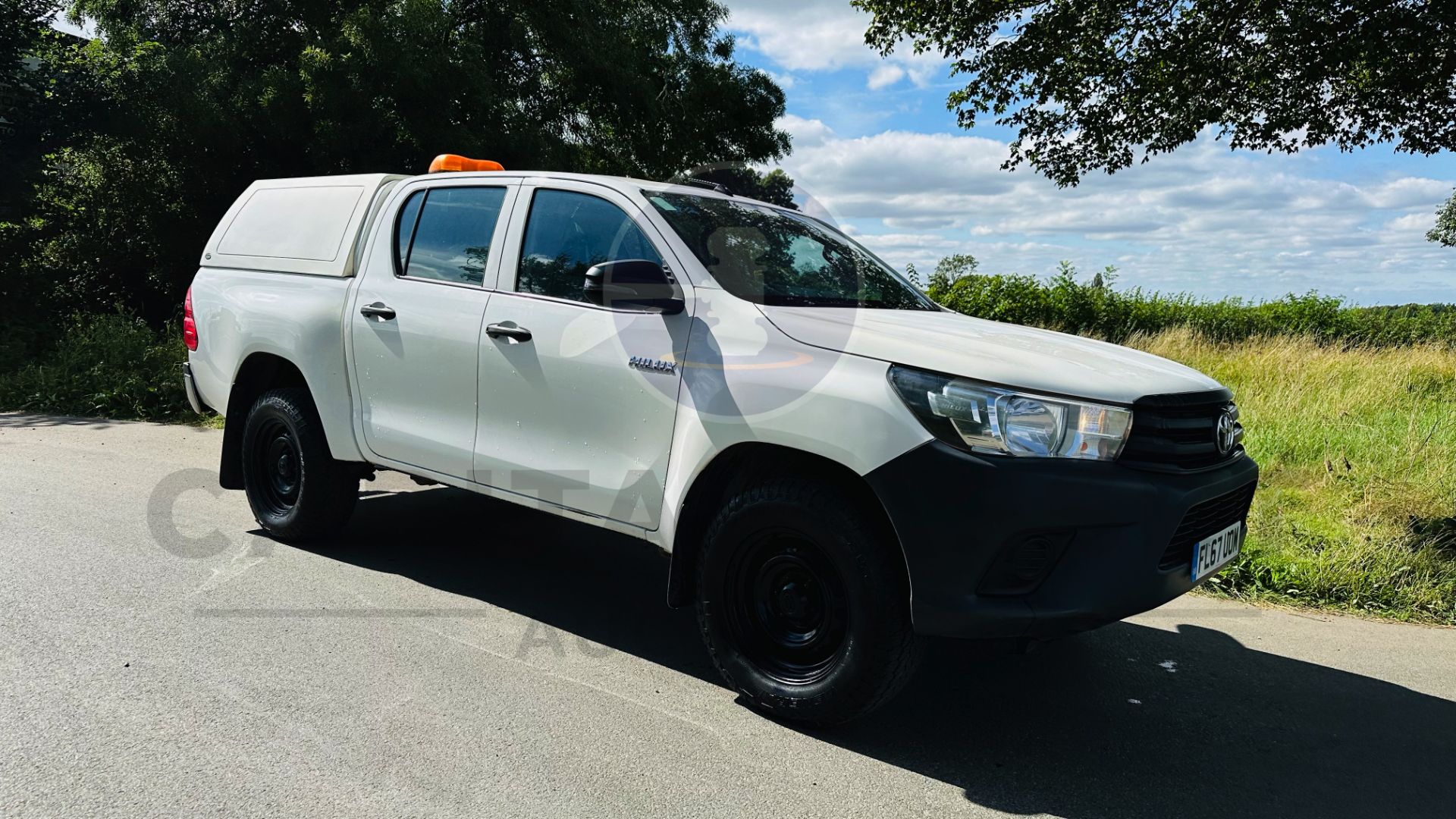 (ON SALE) TOYOTA HILUX *DOUBLE CAB PICK-UP* (2018 - EURO 6) 2.4 D-4D - AUTO STOP/START *AIR CON* - Image 3 of 41