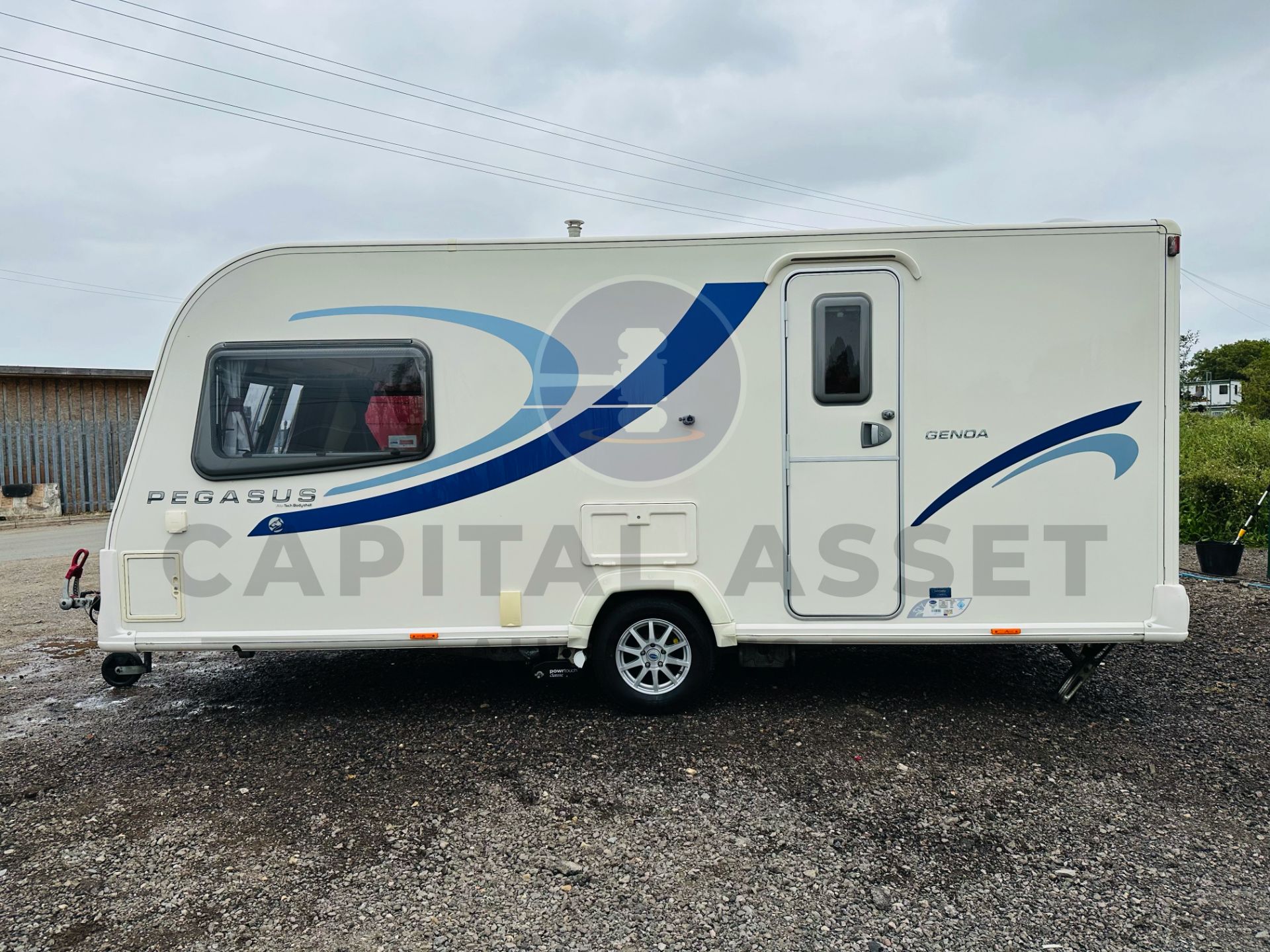 (ON SALE) BAILEY PEGASUS GENOA SERIES 2 - 2 BERTH TOURING CARAVAN (2012 REG) - NO VAT!!! (SAVE 20%)