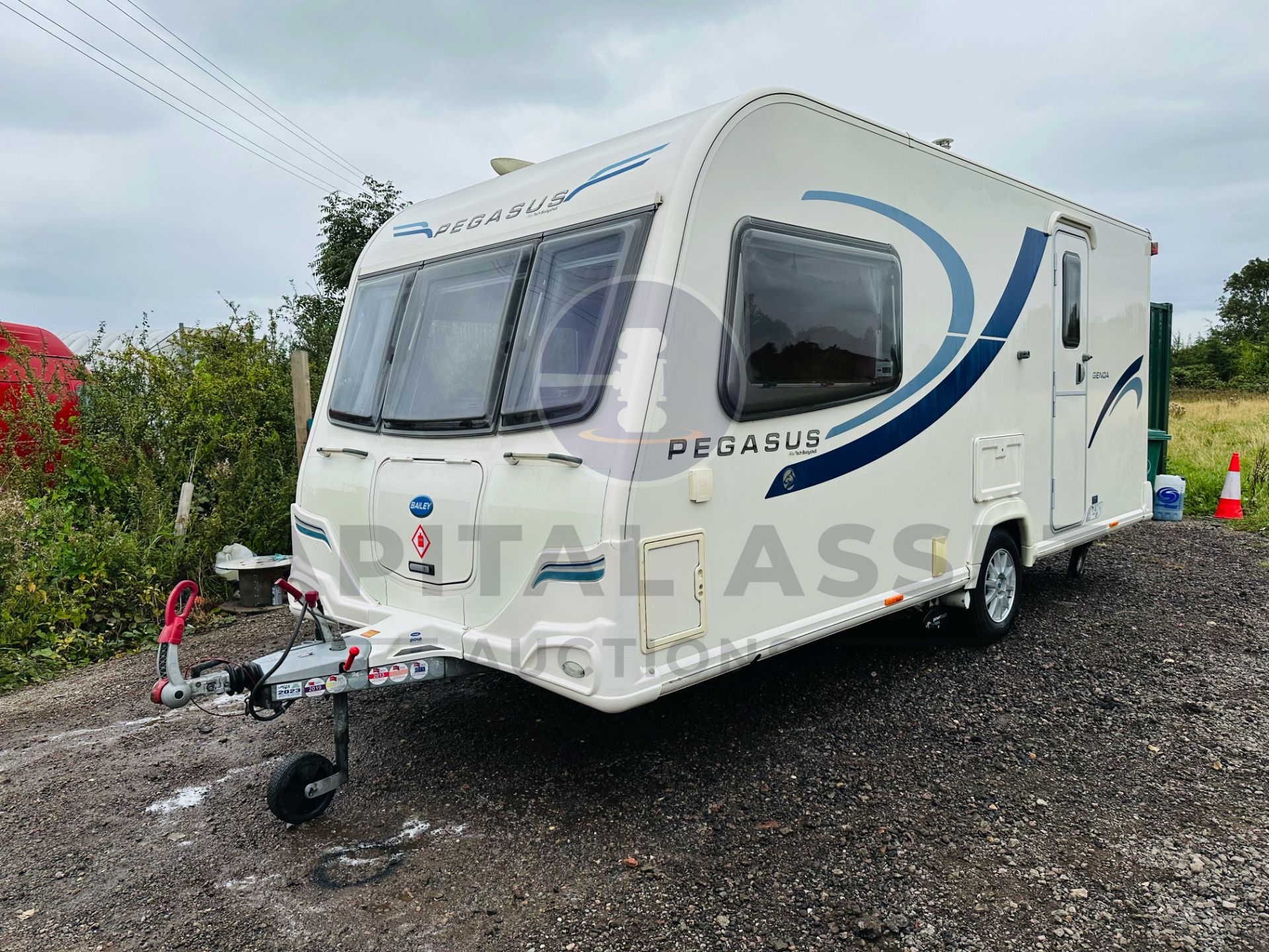 (ON SALE) BAILEY PEGASUS GENOA SERIES 2 - 2 BERTH TOURING CARAVAN (2012 REG) - NO VAT!!! (SAVE 20%) - Image 9 of 34