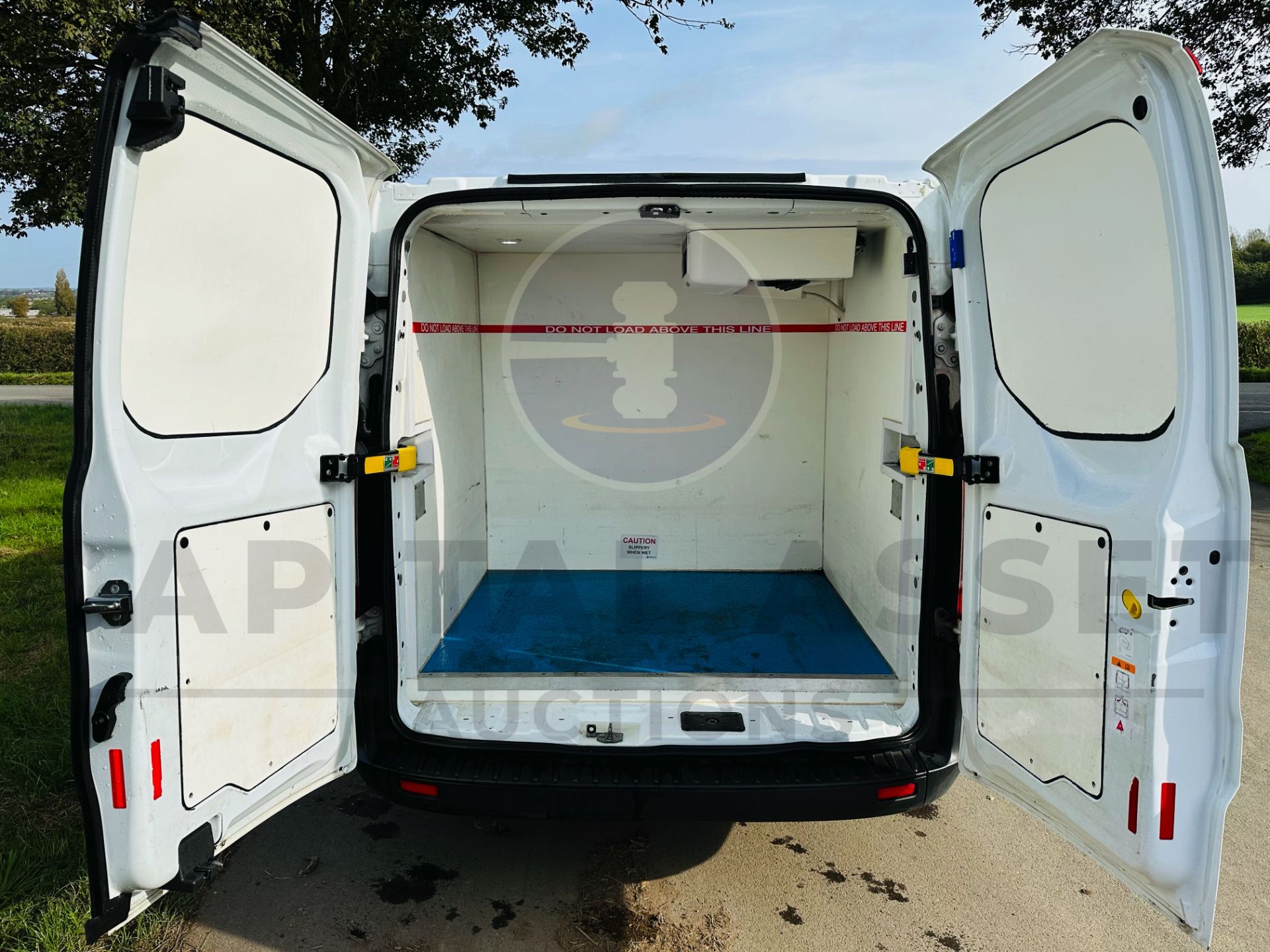 FORD TRANSIT CUSTOM *REFRIGERATED PANEL VAN* (2019 - EURO 6) 2.0 TDCI - 6 SPEED (1 OWNER FROM NEW) - Image 16 of 31
