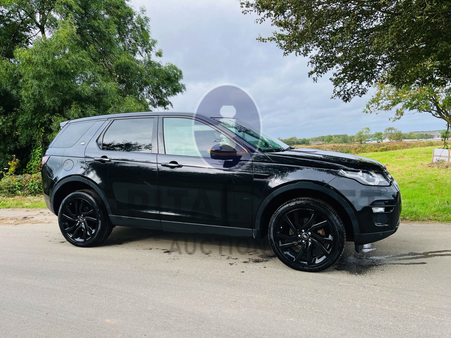 (ON SALE) LAND ROVER DISCOVERY SPORT SD4 "HSE BLACK " AUTO (15 REG) FSH (7 SEATER) 190 BHP -PAN ROOF - Image 2 of 39