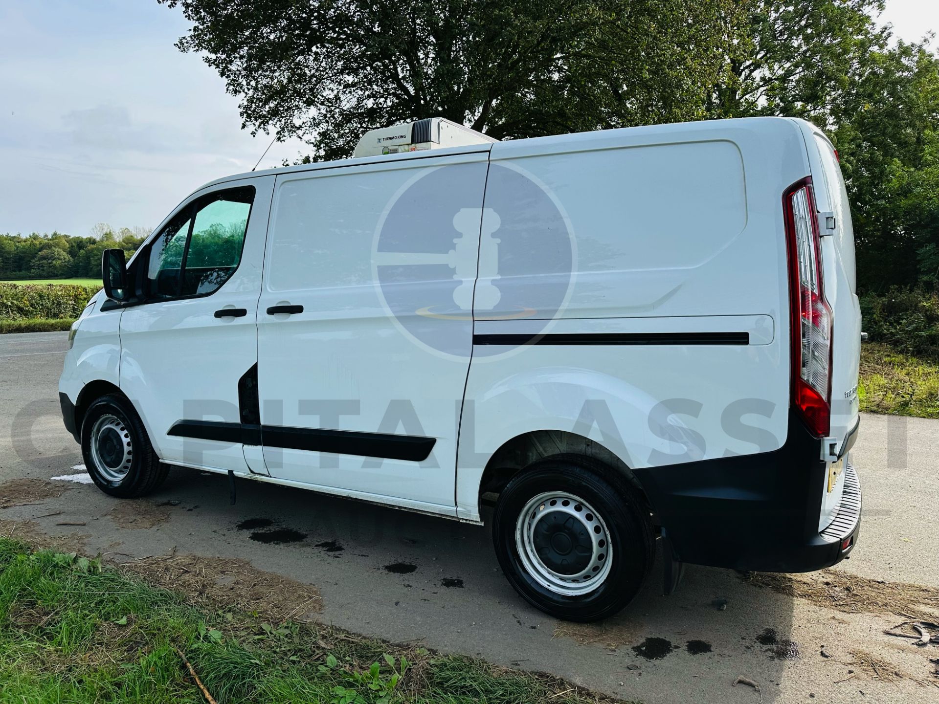 FORD TRANSIT CUSTOM *REFRIGERATED PANEL VAN* (2019 - EURO 6) 2.0 TDCI - 6 SPEED (1 OWNER FROM NEW) - Image 7 of 31