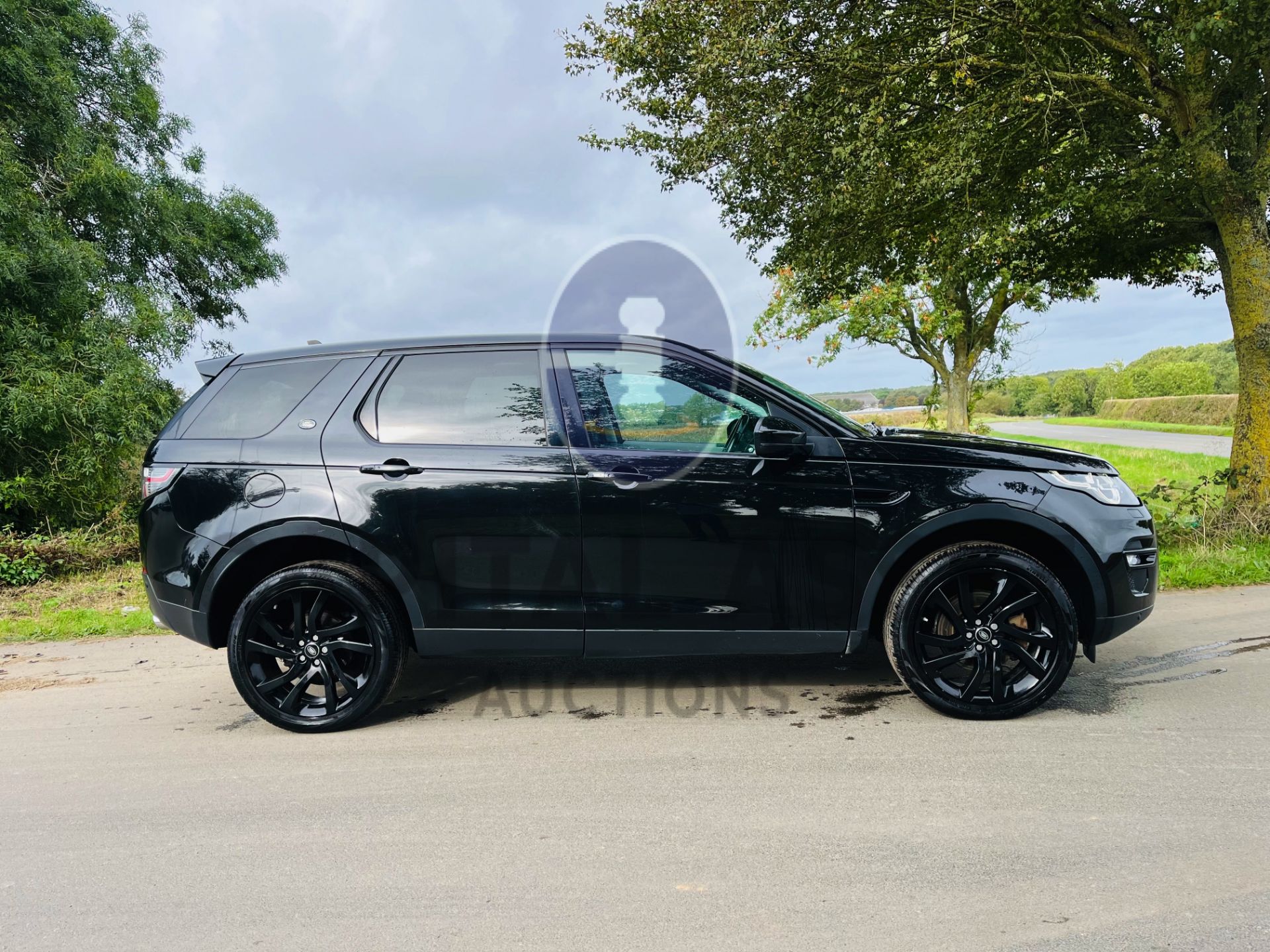 (ON SALE) LAND ROVER DISCOVERY SPORT SD4 "HSE BLACK " AUTO (15 REG) FSH (7 SEATER) 190 BHP -PAN ROOF - Image 12 of 39