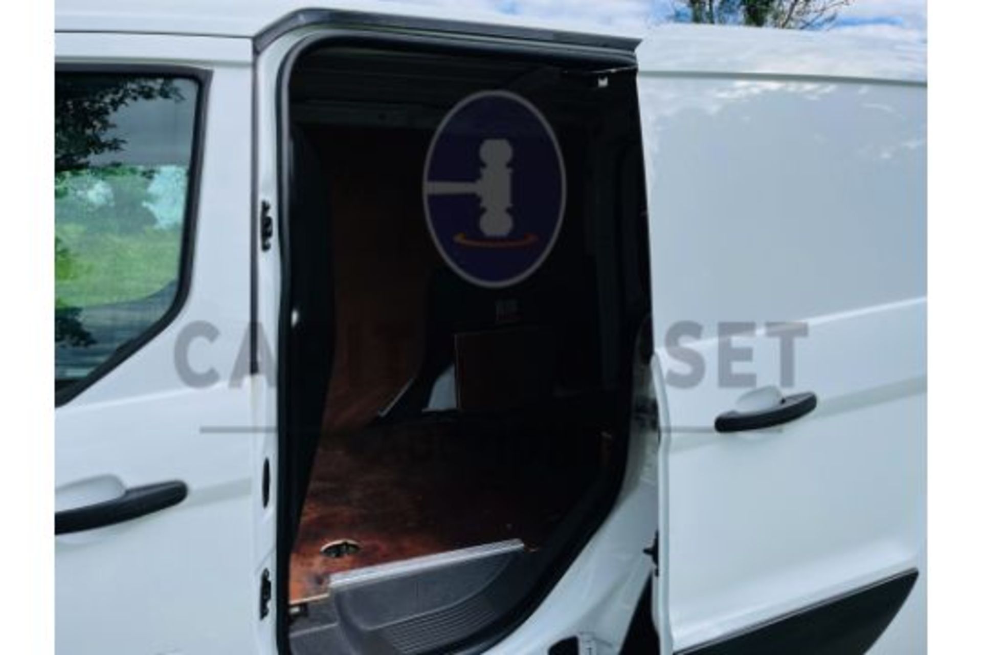 (ON SALE) FORD TRANSIT CONNECT 1.5TDCI “TREND” 19 REG - NEW SHAPE - 1 OWNER - EURO 6 - ELEC PACK - Image 18 of 20