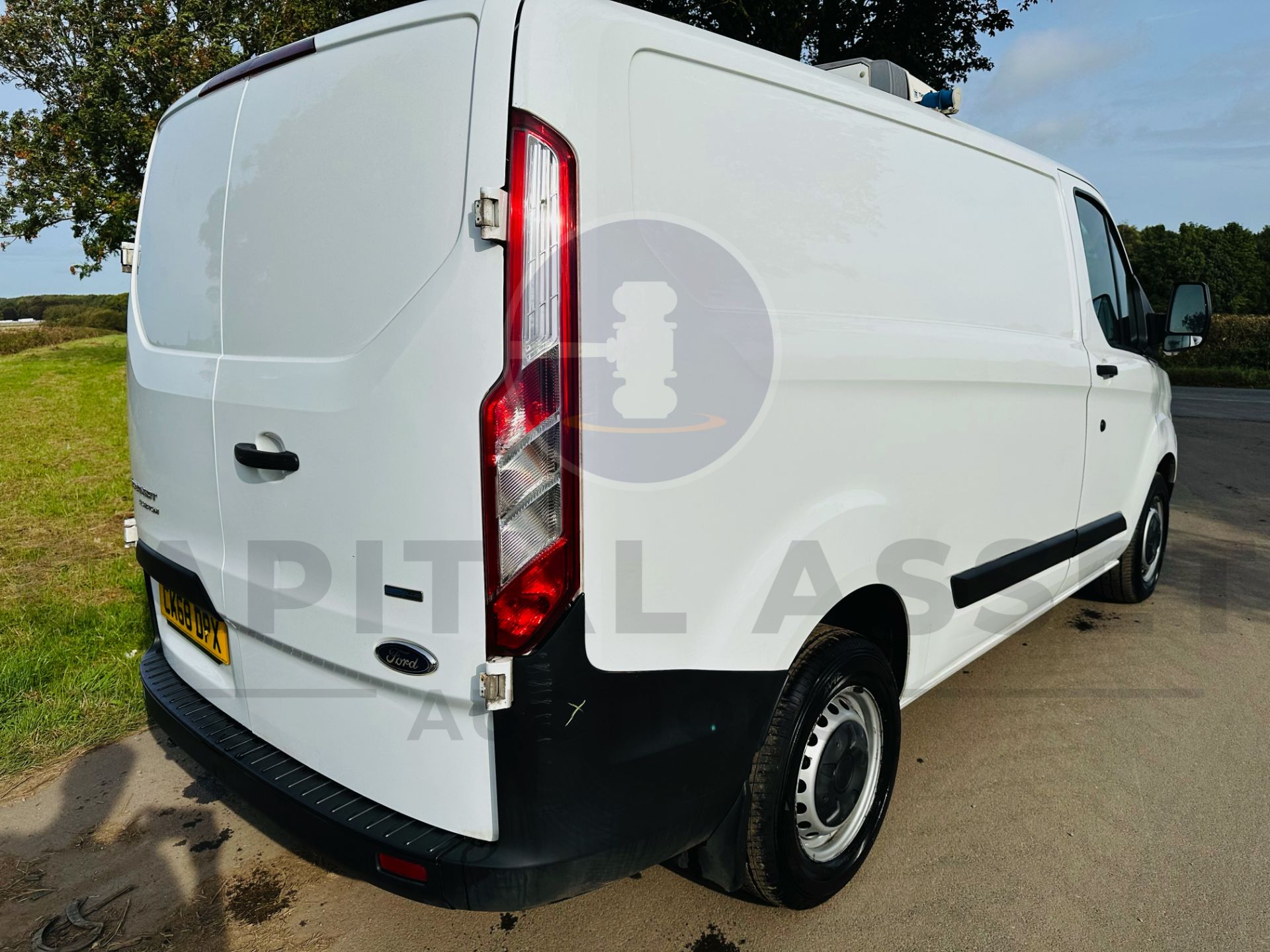 FORD TRANSIT CUSTOM *REFRIGERATED PANEL VAN* (2019 - EURO 6) 2.0 TDCI - 6 SPEED (1 OWNER FROM NEW) - Image 10 of 31