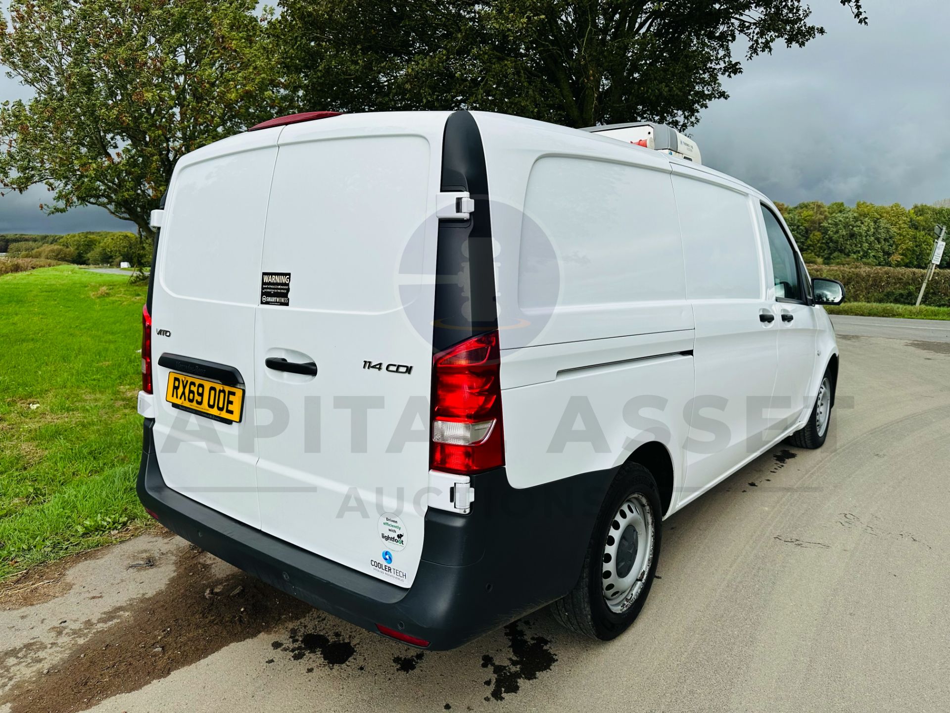 MERCEDES-BENZ VITO 114 CDI FRIDGE / FREEZER WITH OVERNIGHT STANDBY (2020 - EURO 6) AIR CON -* RARE* - Image 12 of 34