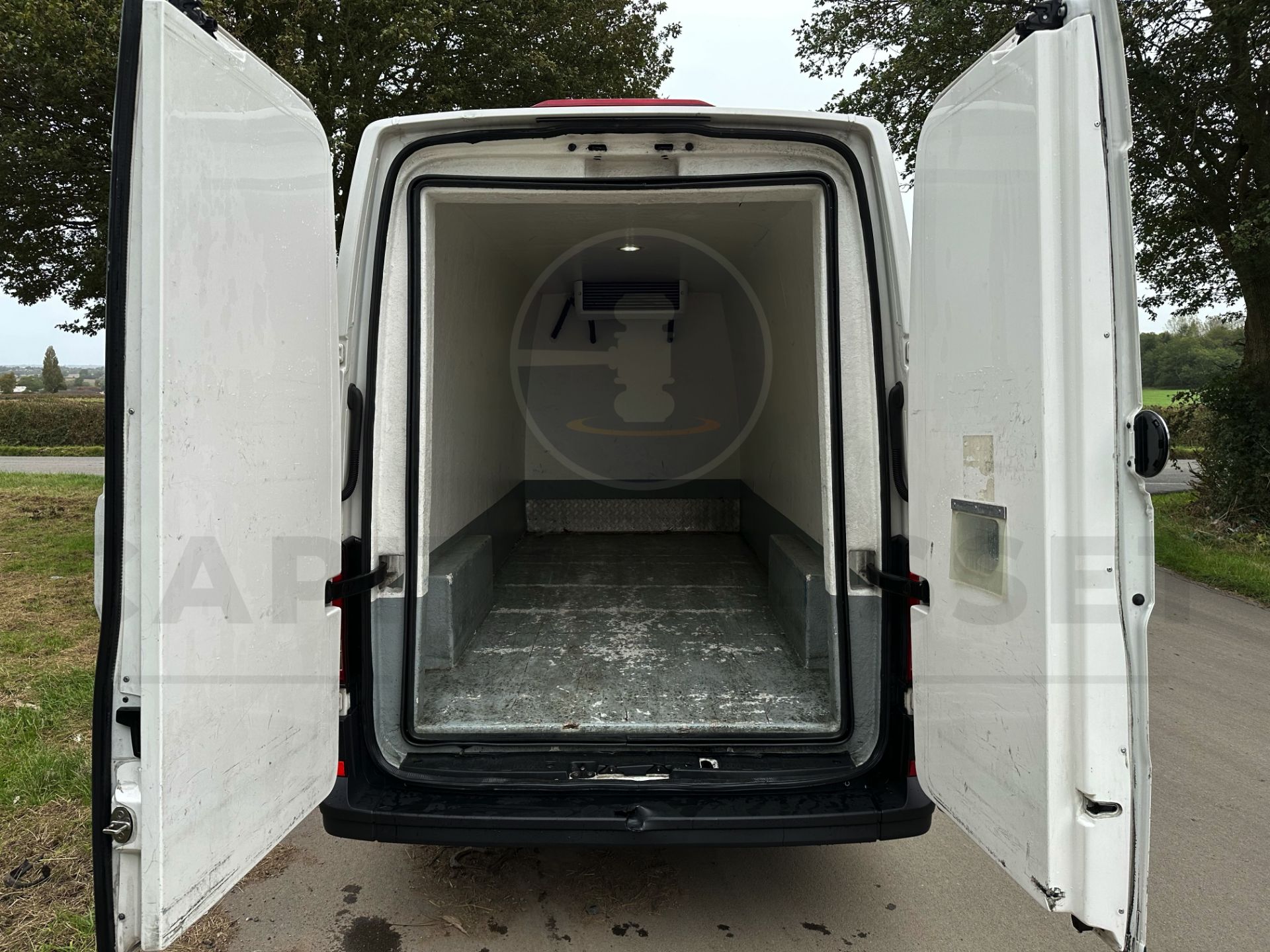 (ON SALE) VOLKSWAGEN CRAFTER CR35 *LWB-REFRIGERATED VAN* (2020 - EURO 6) 2.0 TDI - 140 BHP - 6 SPEED - Image 9 of 23