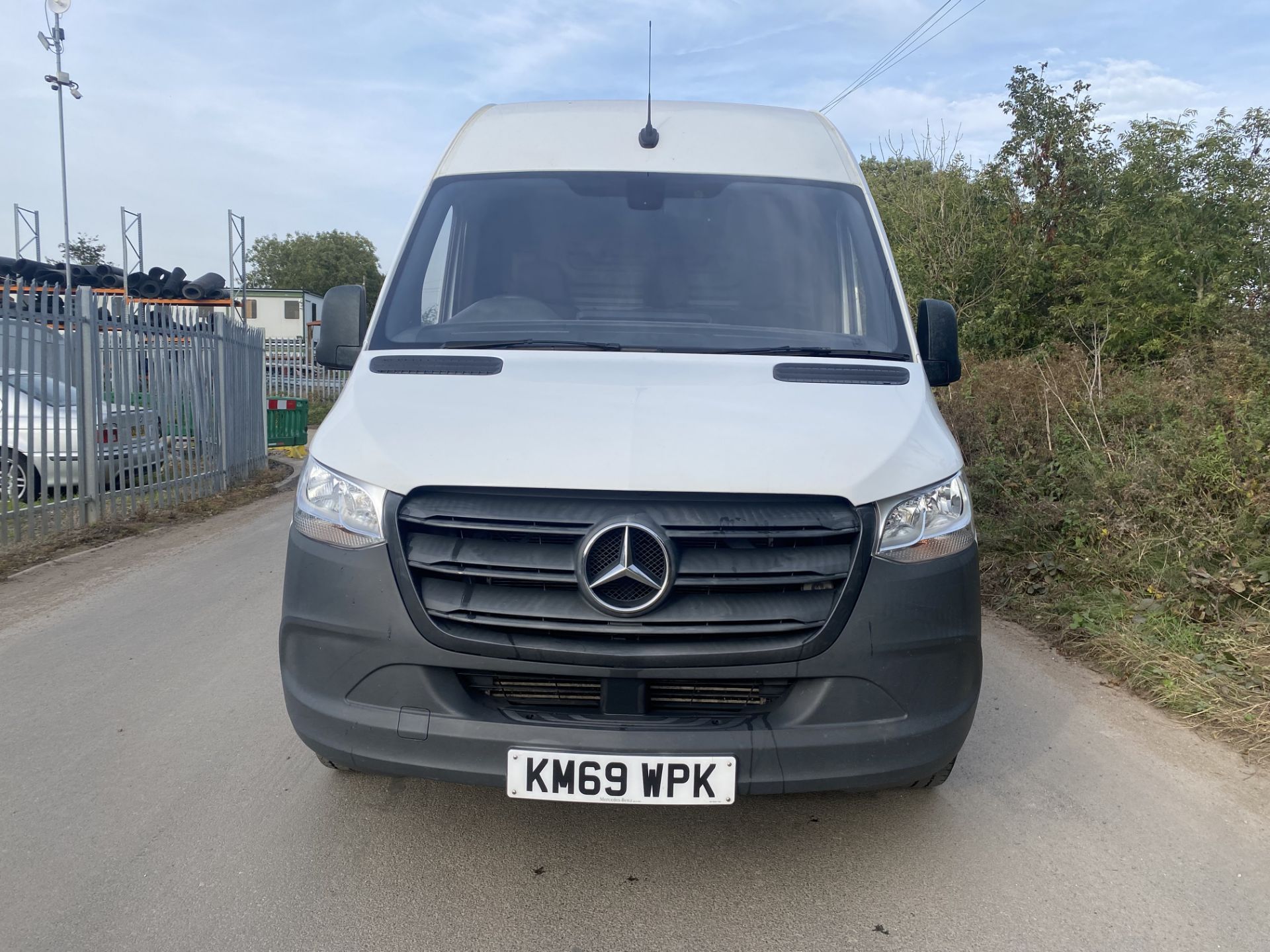 (ON SALE) MERCEDES SPRINTER 314CDI MEDIUM WHEEL BASE HIGH ROOF - 2020 MODEL- ONLY 80K MILES - - Image 3 of 27