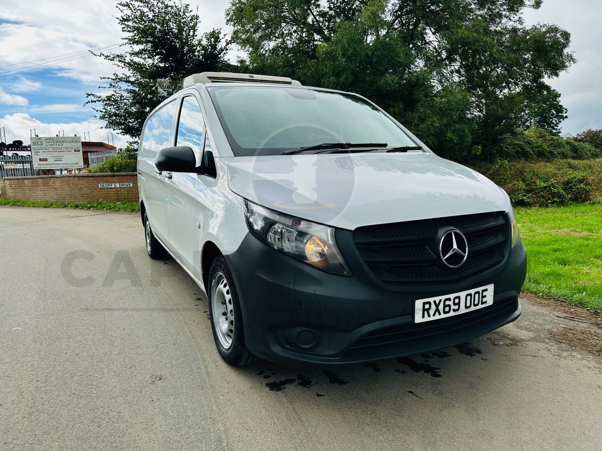 MERCEDES-BENZ VITO 114 CDI FRIDGE / FREEZER WITH OVERNIGHT STANDBY (2020 - EURO 6) AIR CON -* RARE* - Image 3 of 34