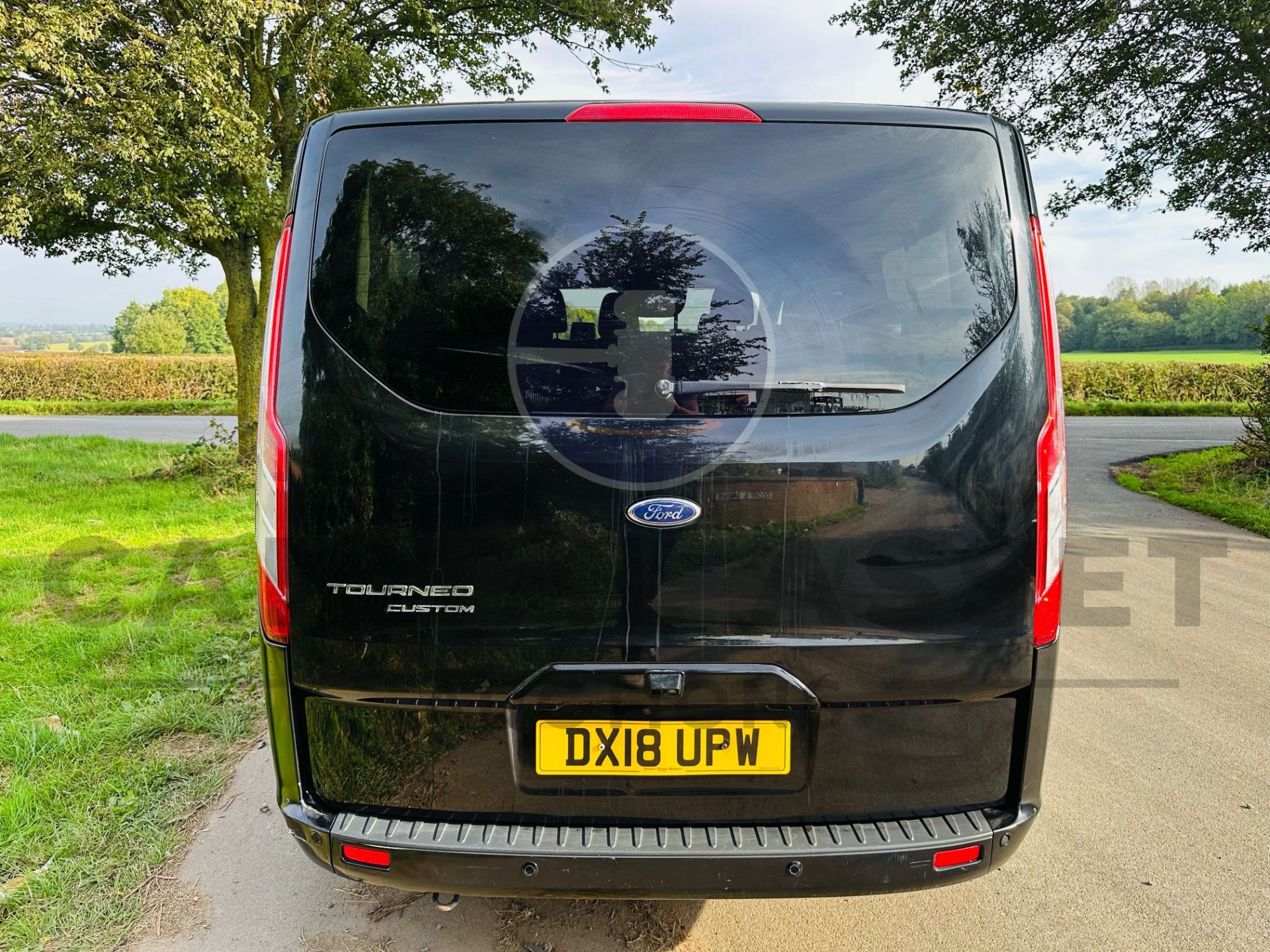 (On Sale) FORD TRANSIT TOURNEO CUSTOM *LWB 9 SEATER BUS* (2018 - EURO 6) 2.0 TDCI - AUTO (1 OWNER) - Image 11 of 42