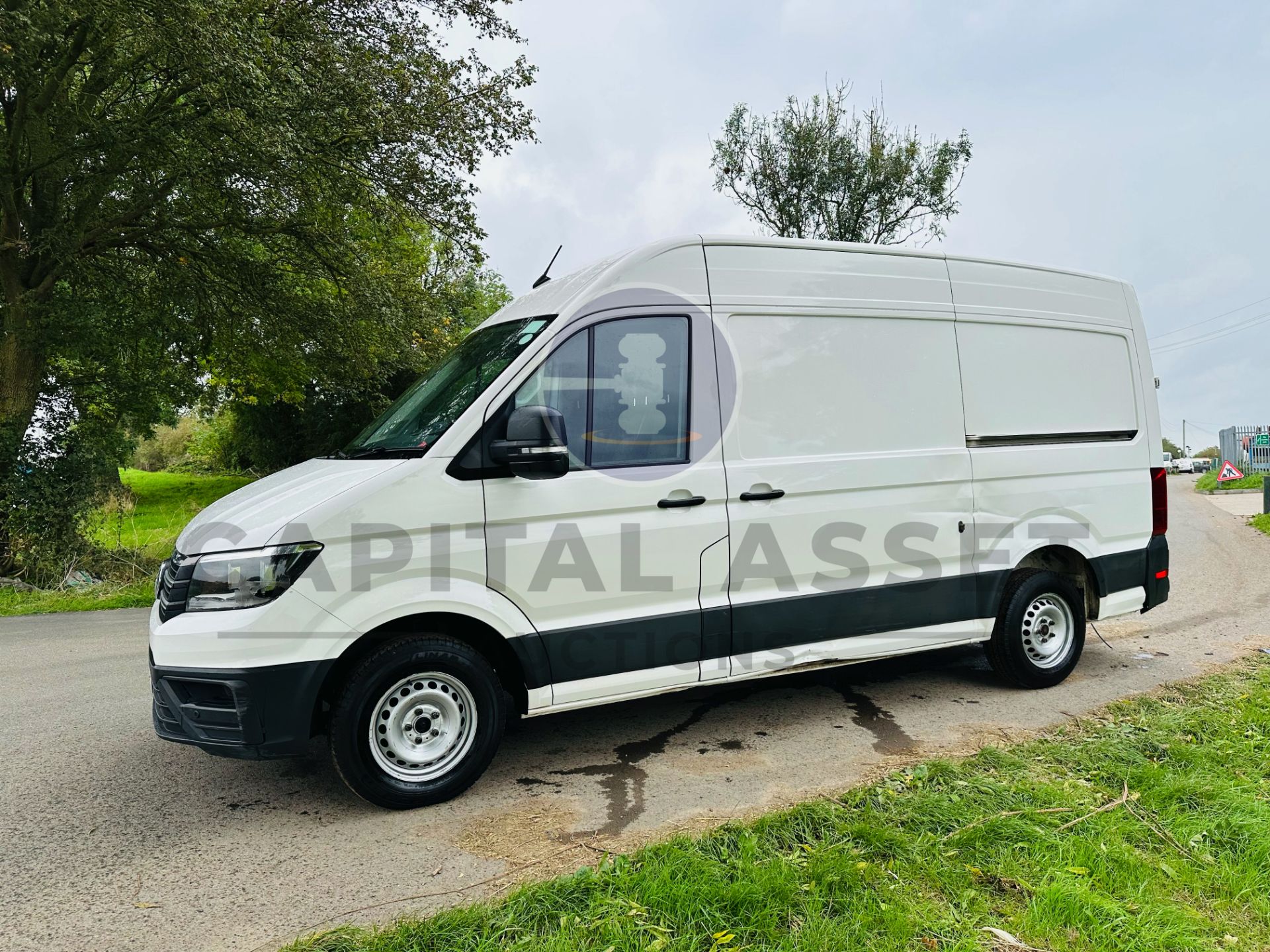 VOLKSWAGEN CRAFTER CR35 *MWB HI-ROOF* (2021 - NEW MODEL) 2.0 TDI 'BLUEMOTION' *EURO 6* (1 OWNER) - Image 5 of 28