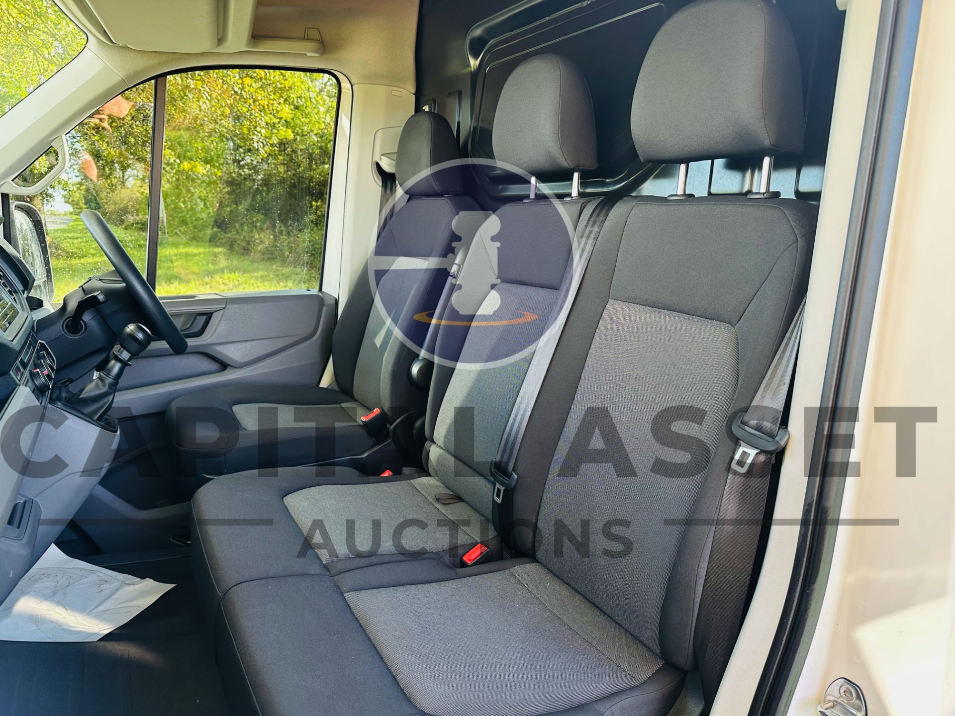 VOLKSWAGEN CRAFTER CR35 *TRENDLINE* LWB HI-ROOF (2022 - NEW MODEL) 2.0 TDI 'BLUEMOTION' *EURO 6* - Image 16 of 28