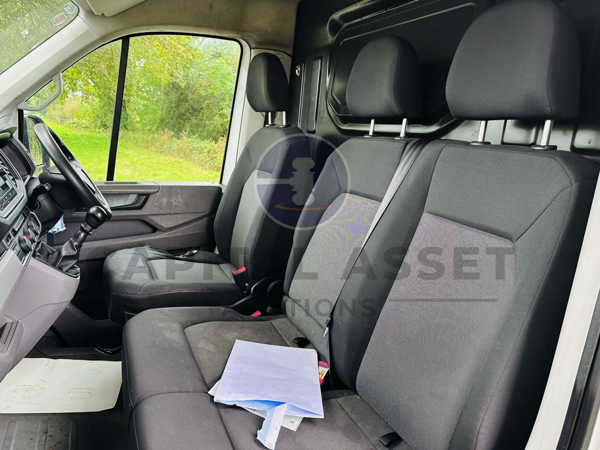 VOLKSWAGEN CRAFTER CR35 *MWB HI-ROOF* (2021 - NEW MODEL) 2.0 TDI 'BLUEMOTION' *EURO 6* (1 OWNER) - Image 15 of 28