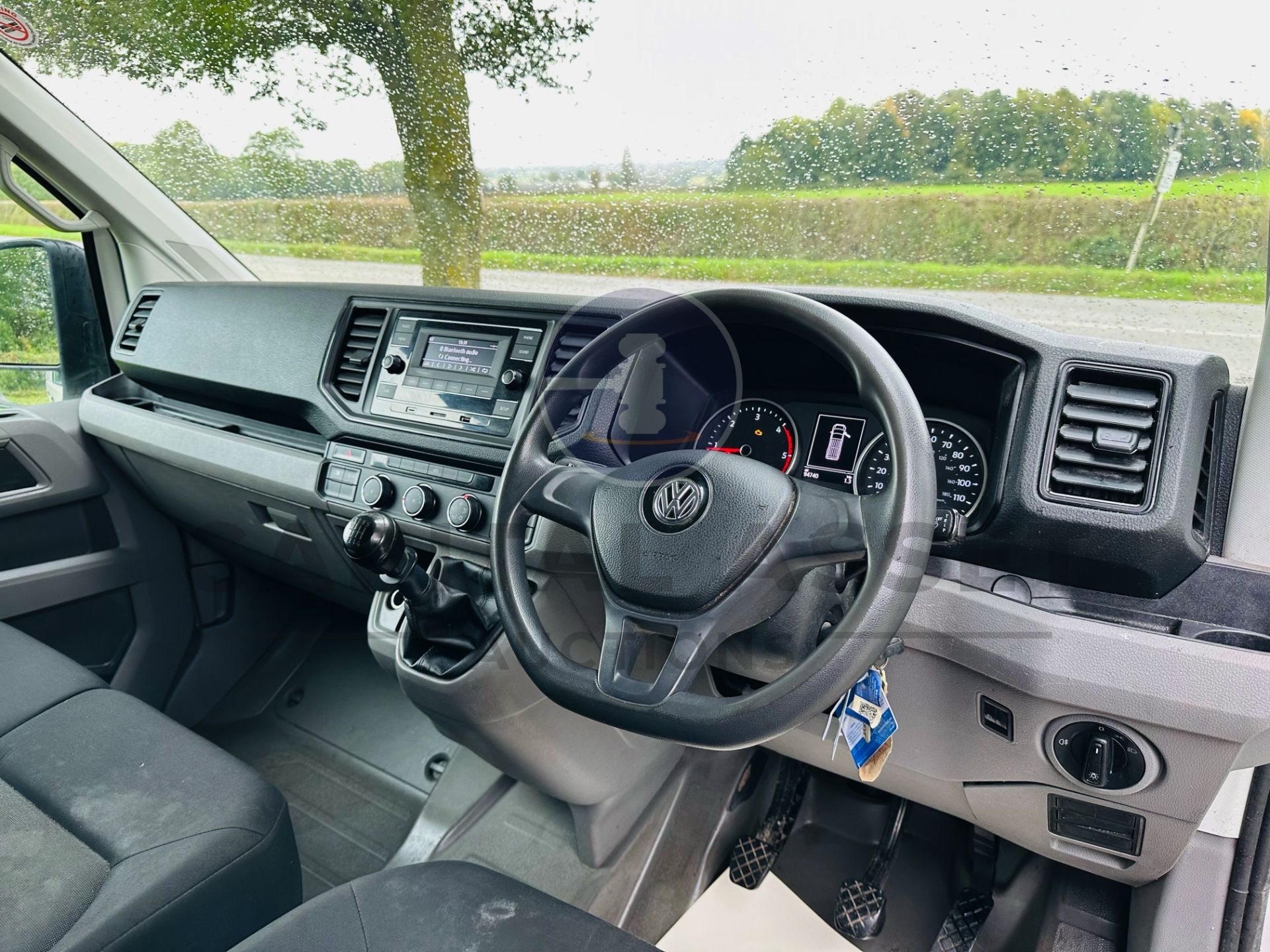 VOLKSWAGEN CRAFTER CR35 *MWB HI-ROOF* (2021 - NEW MODEL) 2.0 TDI 'BLUEMOTION' *EURO 6* (1 OWNER) - Image 19 of 28