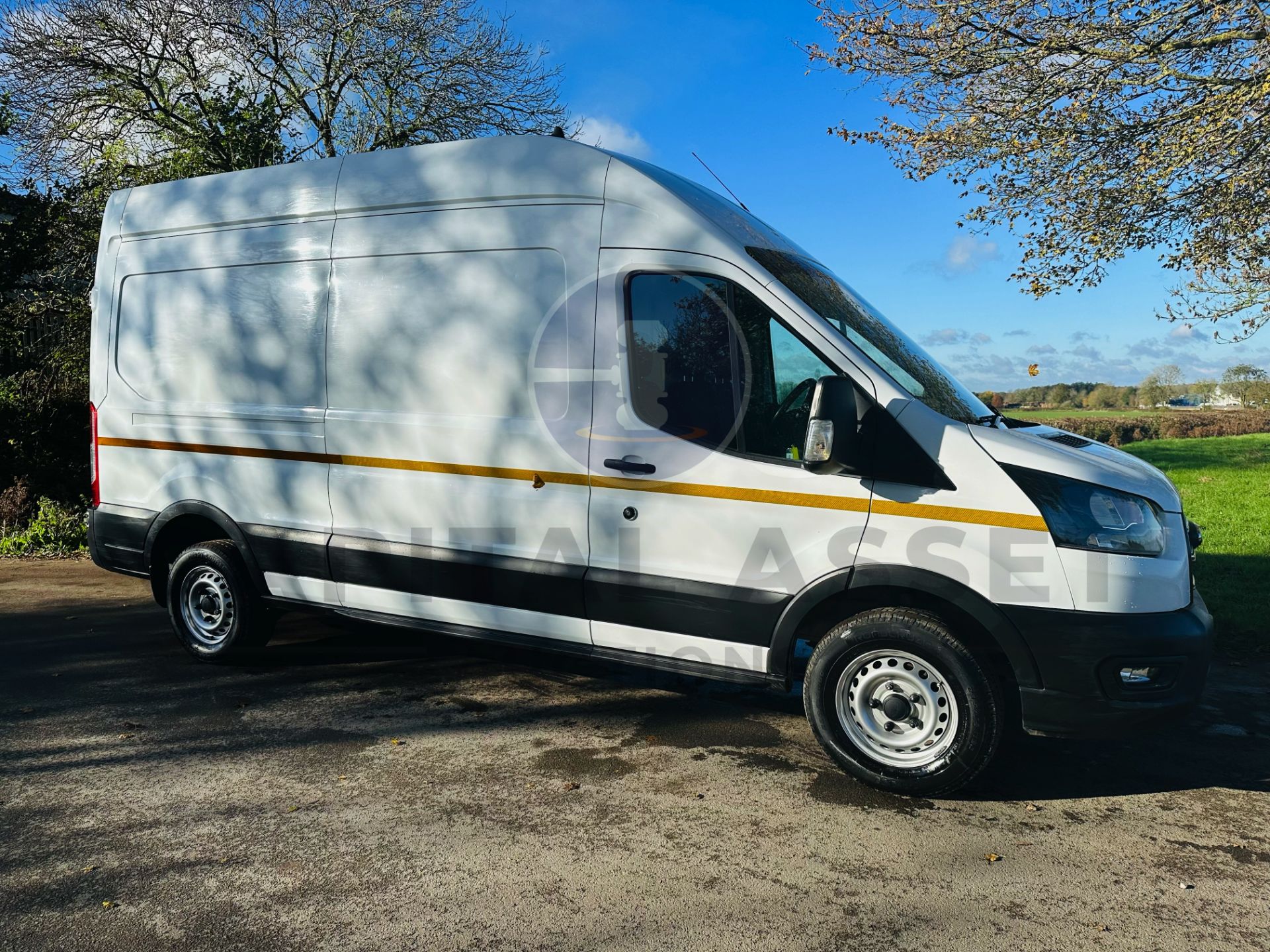 (ON SALE) FORD TRANSIT 350 TDCI LEADER *ECOBLUE* (2021 MODEL) L3H3 LWB - ONLY 60K - ULEZ COMPLIANT!