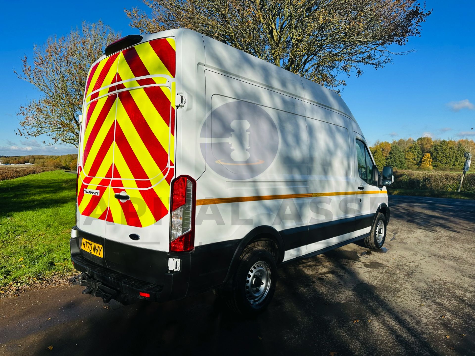 (ON SALE) FORD TRANSIT 350 TDCI LEADER *ECOBLUE* (2021 MODEL) L3H3 LWB - ONLY 60K - ULEZ COMPLIANT! - Image 9 of 29