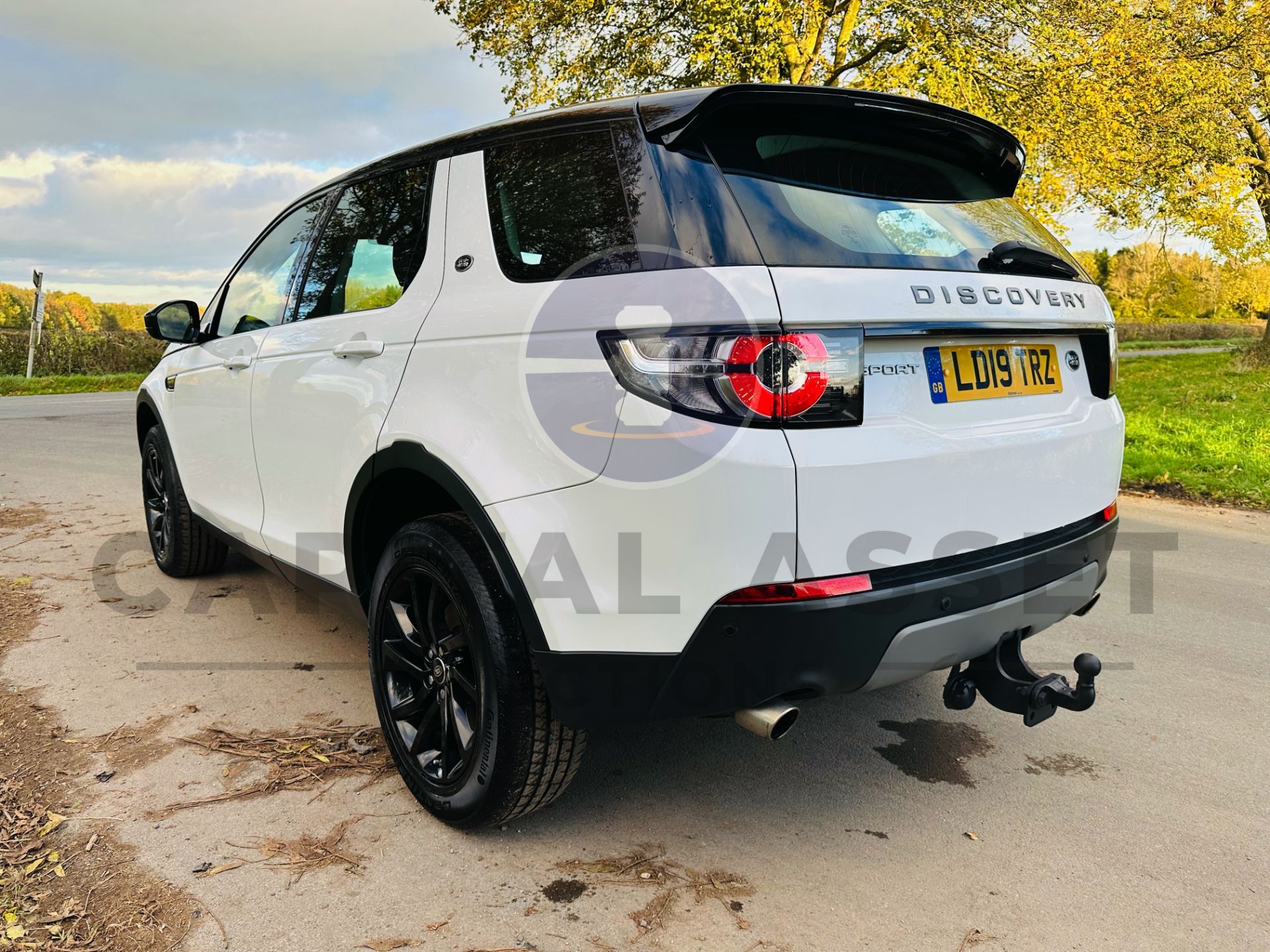 (On Sale) LAND ROVER DISCOVERY SPORT *SE* 5 DOOR SUV (2019 - EURO 6) 2.0 ED4 - AUTO STOP/START - Image 10 of 38