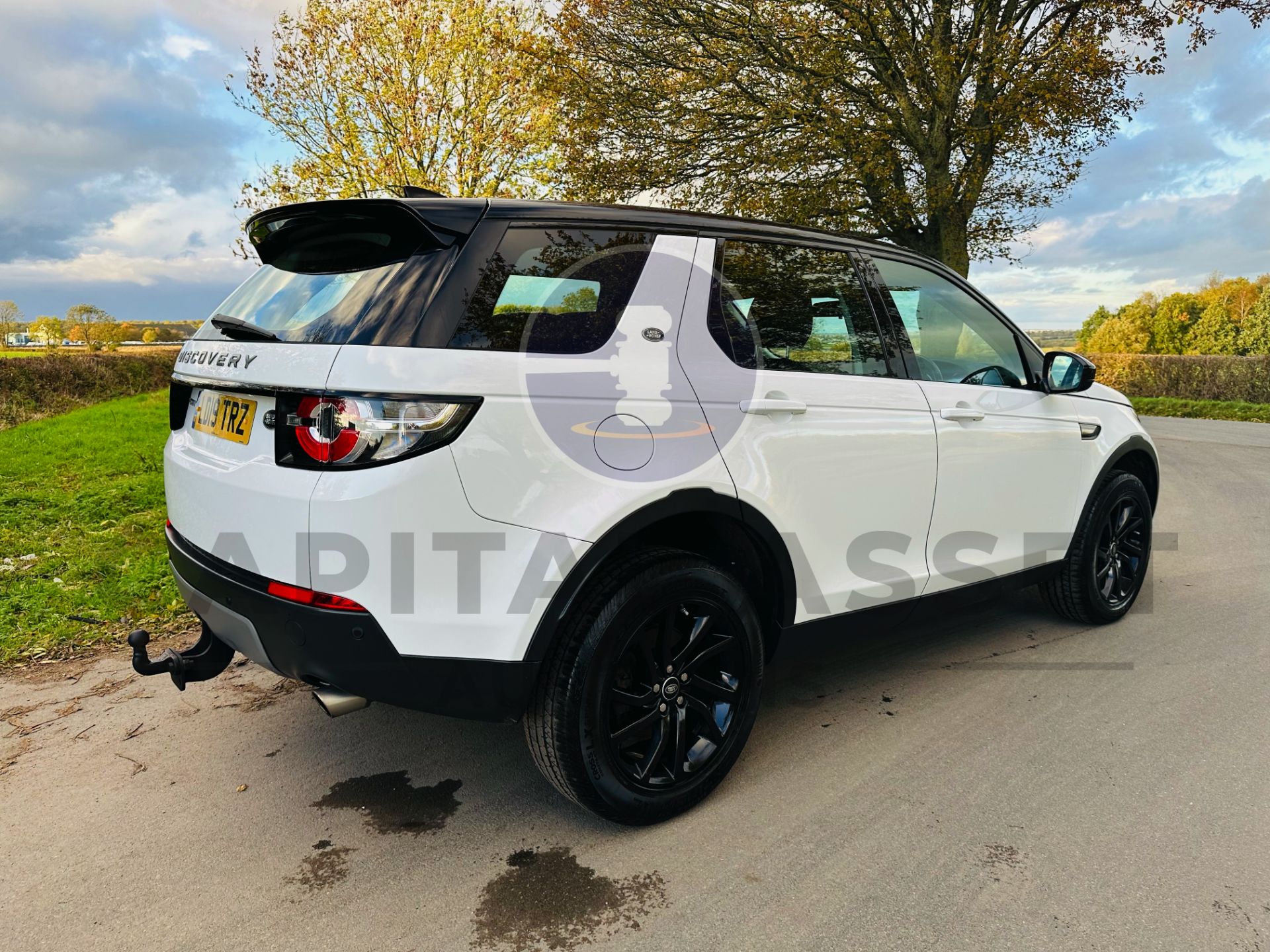 (On Sale) LAND ROVER DISCOVERY SPORT *SE* 5 DOOR SUV (2019 - EURO 6) 2.0 ED4 - AUTO STOP/START - Image 13 of 38