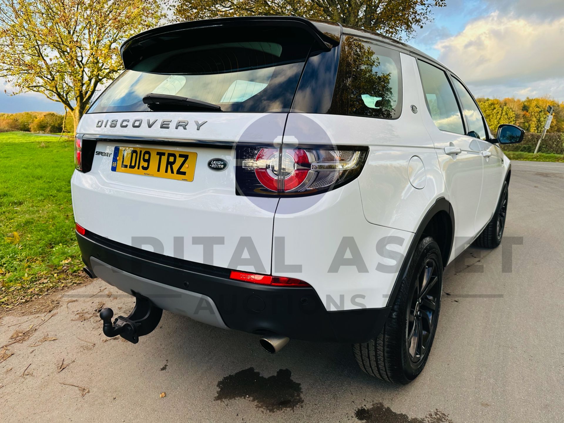 (On Sale) LAND ROVER DISCOVERY SPORT *SE* 5 DOOR SUV (2019 - EURO 6) 2.0 ED4 - AUTO STOP/START - Image 12 of 38