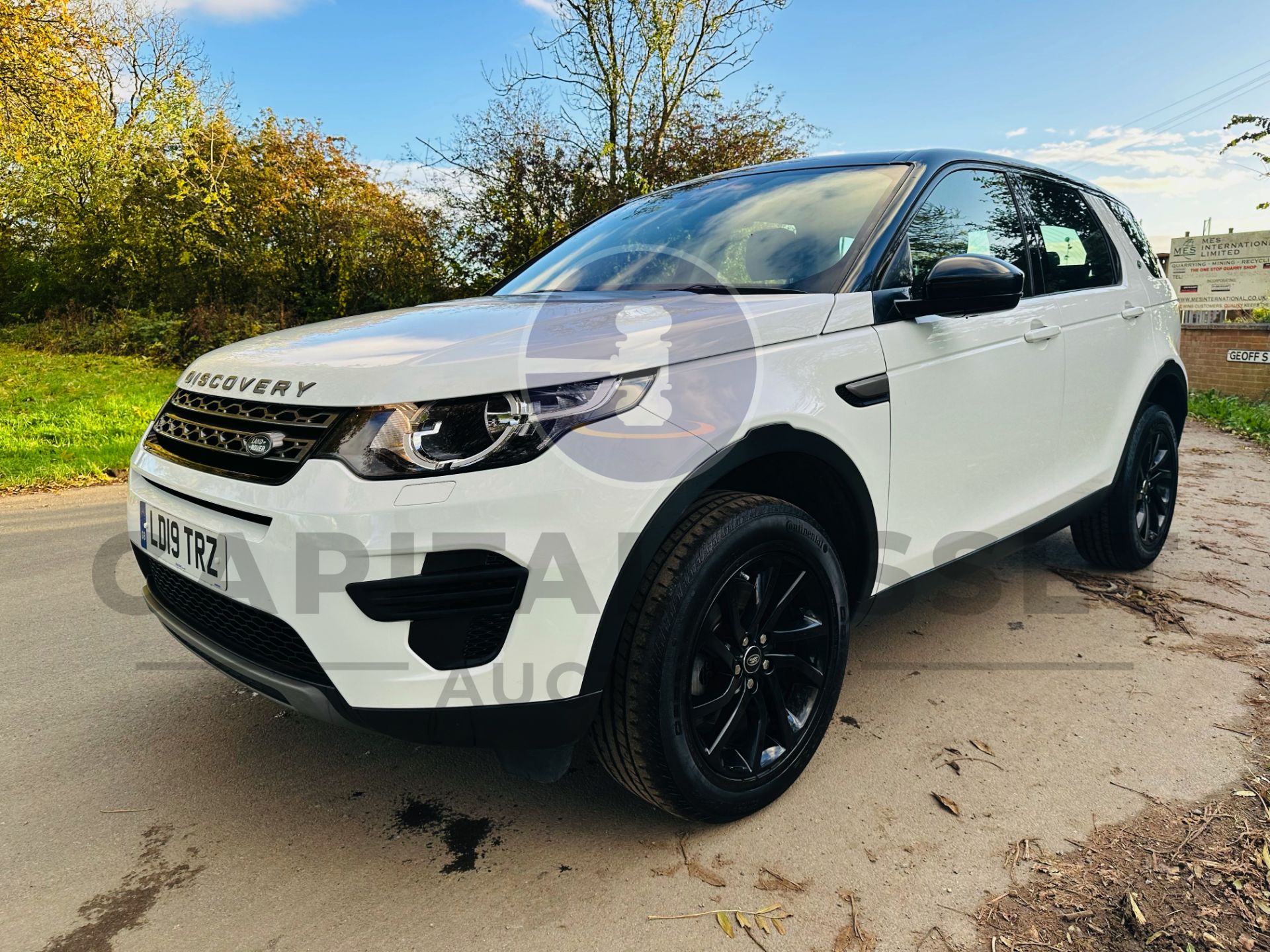 (On Sale) LAND ROVER DISCOVERY SPORT *SE* 5 DOOR SUV (2019 - EURO 6) 2.0 ED4 - AUTO STOP/START - Image 6 of 38