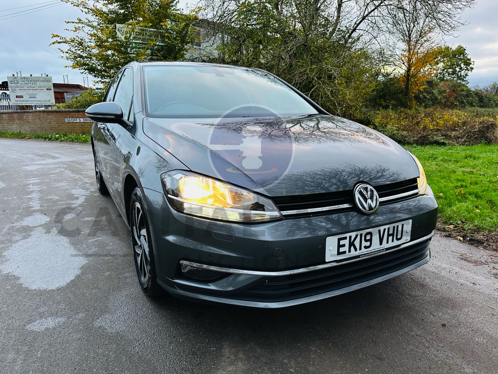 (ON SALE) VOLKSWAGEN GOLF 1.6TDI "MATCH" (NEW SHAPE) 19 REG - 1 OWNER - SAT NAV - AIR CON - FSH!!! - Image 3 of 47