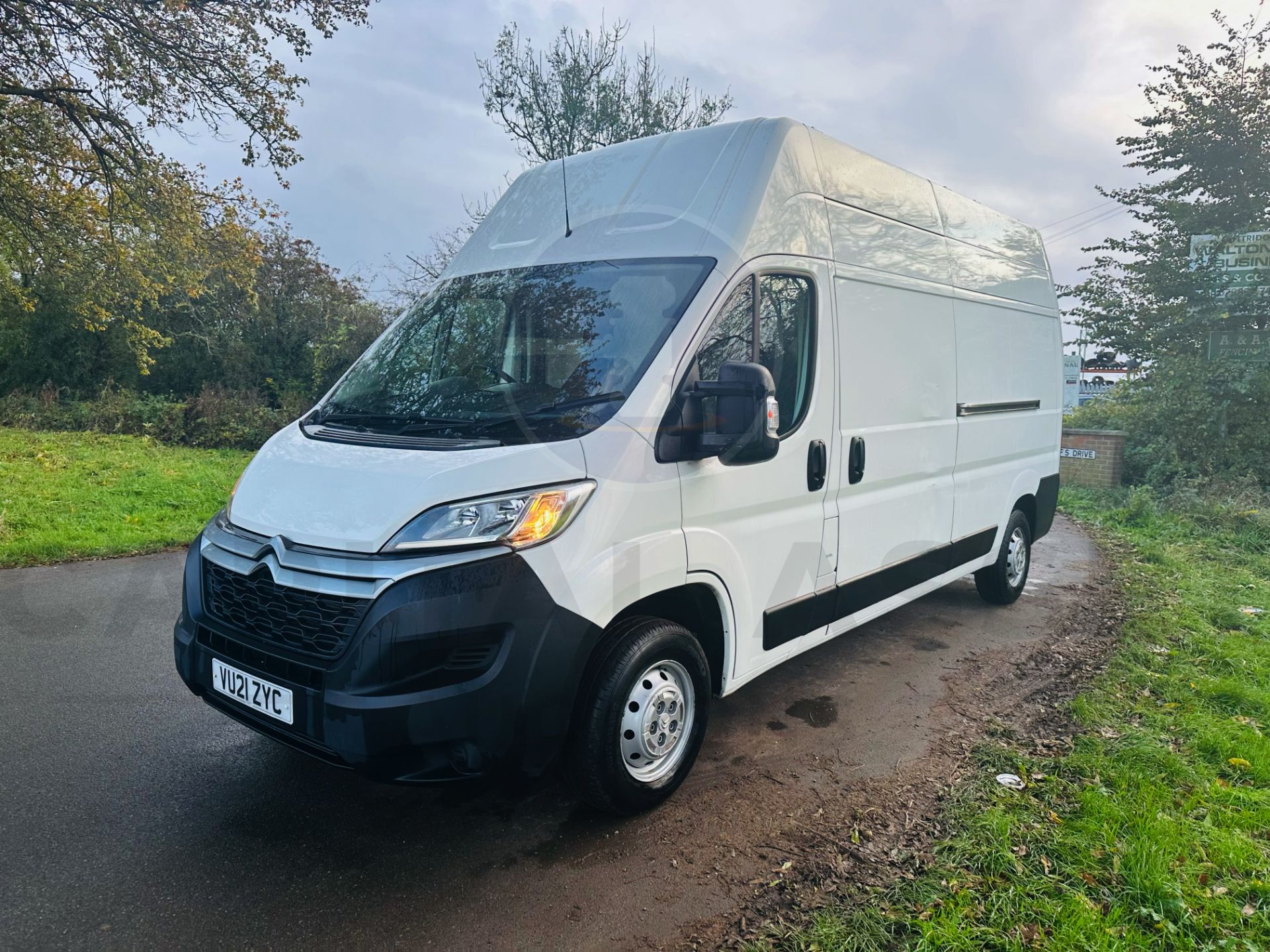 (ON SALE) CITROEN RELAY *ENTERPRISE EDITION* LWB EXTRA HI-ROOF (2021 -EURO 6) 2.2 BLUE HDI - 6 SPEED - Image 4 of 27