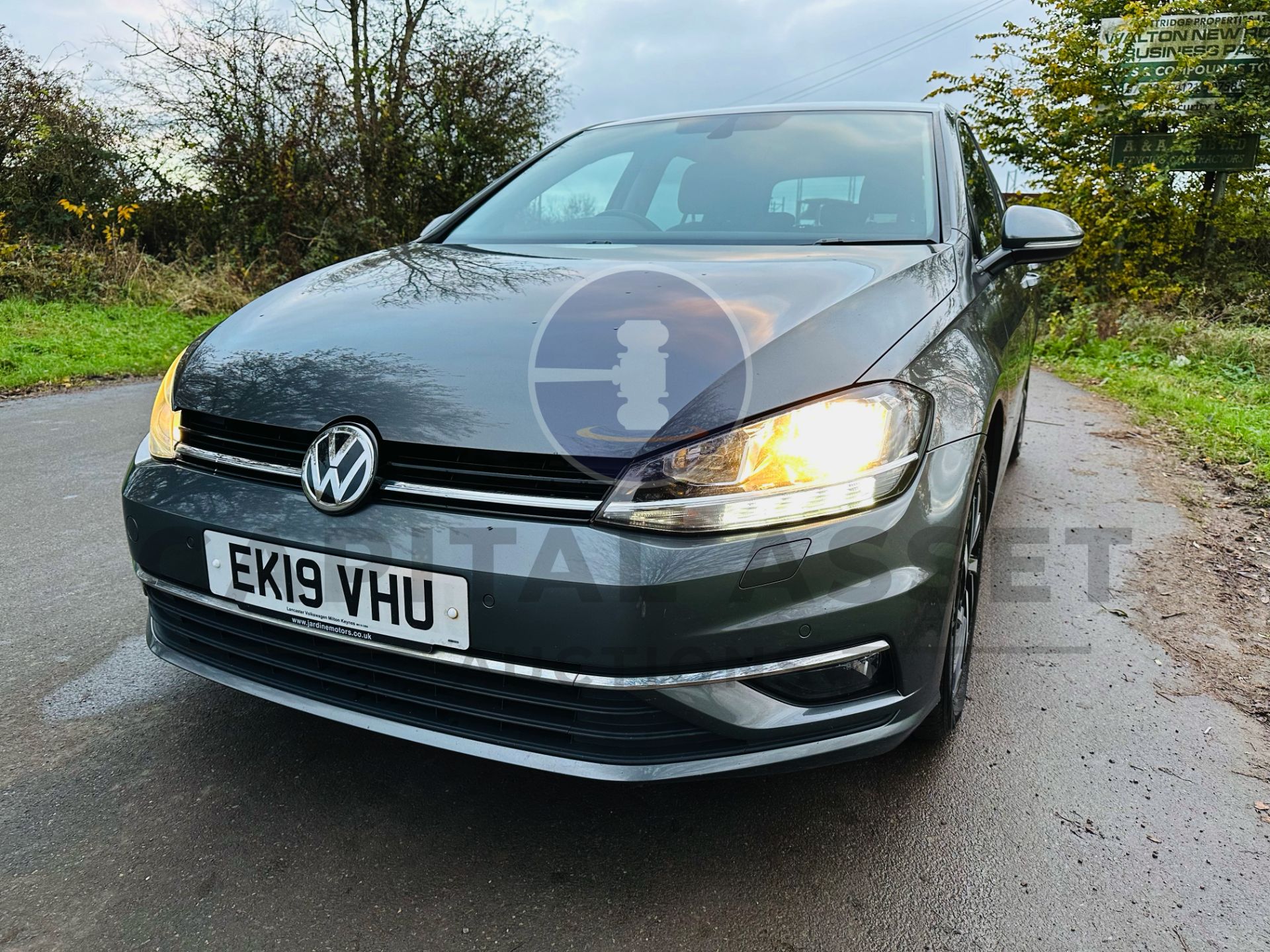 (ON SALE) VOLKSWAGEN GOLF 1.6TDI "MATCH" (NEW SHAPE) 19 REG - 1 OWNER - SAT NAV - AIR CON - FSH!!! - Image 5 of 47