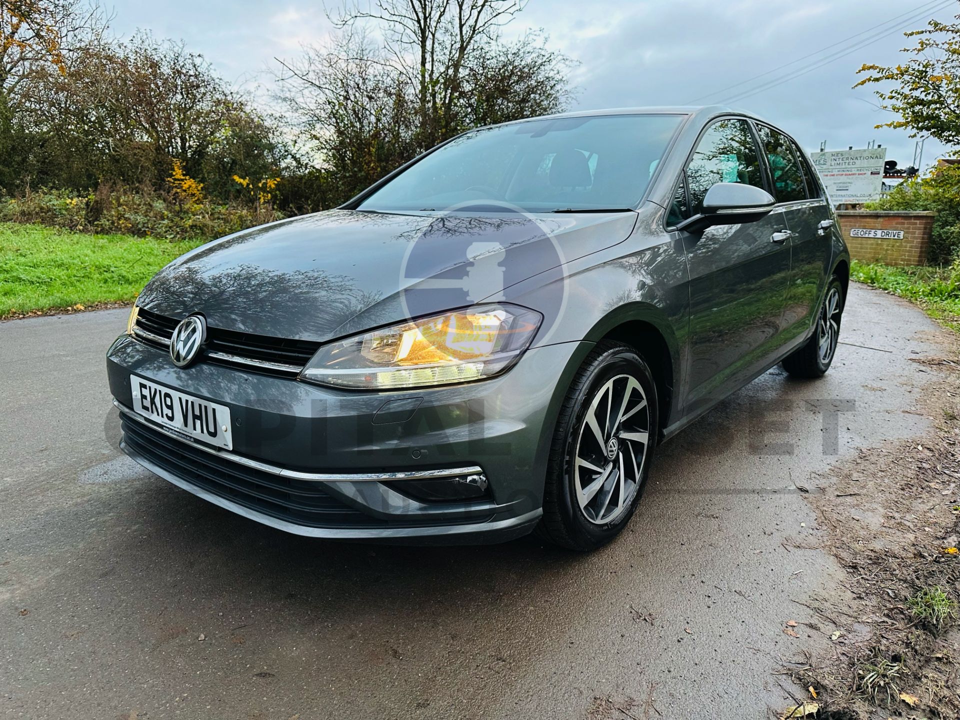 (ON SALE) VOLKSWAGEN GOLF 1.6TDI "MATCH" (NEW SHAPE) 19 REG - 1 OWNER - SAT NAV - AIR CON - FSH!!! - Image 6 of 47