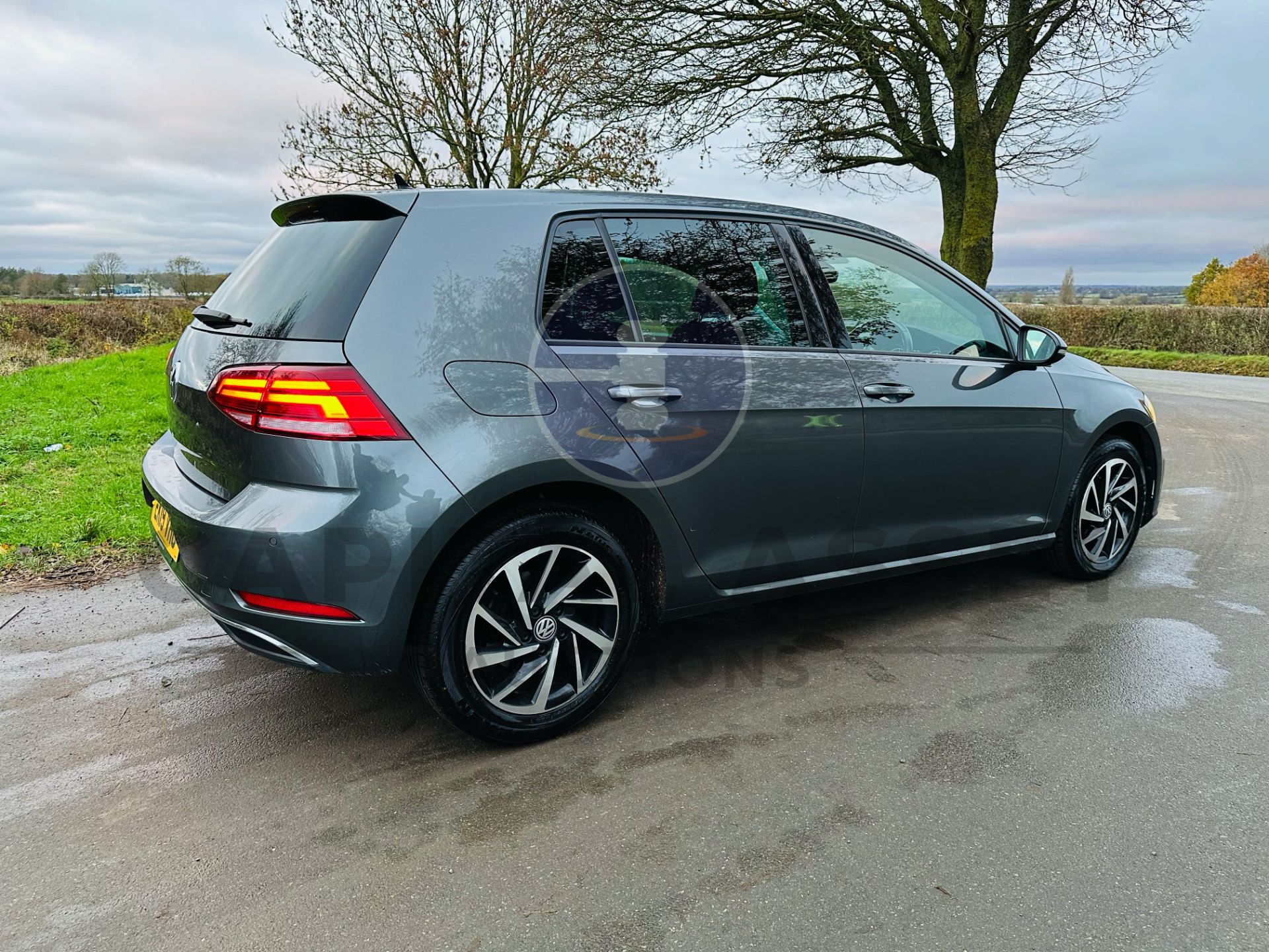 (ON SALE) VOLKSWAGEN GOLF 1.6TDI "MATCH" (NEW SHAPE) 19 REG - 1 OWNER - SAT NAV - AIR CON - FSH!!! - Image 15 of 47